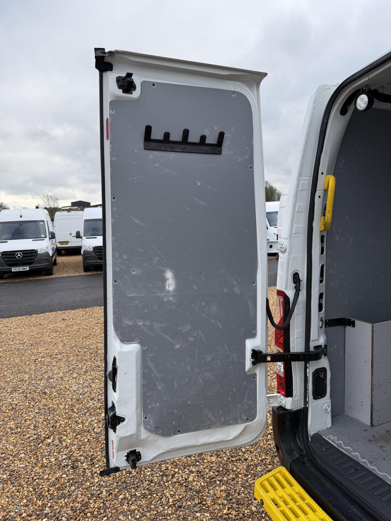 Vauxhall Movano 2.3 CDTi 3500 Panel Van 5dr Diesel Manual FWD L2 H2 Euro 6 (130 ps)