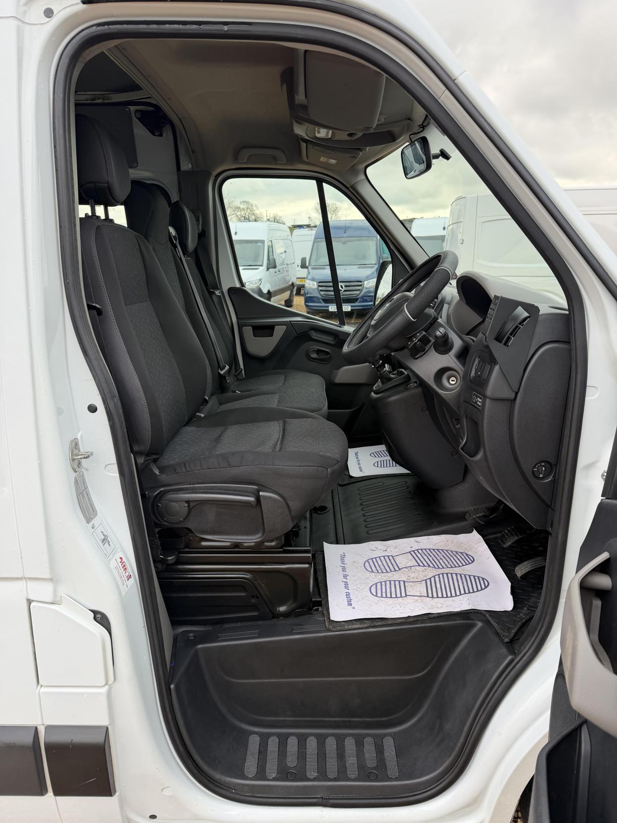 Vauxhall Movano 2.3 CDTi 3500 Panel Van 5dr Diesel Manual FWD L2 H2 Euro 6 (130 ps)