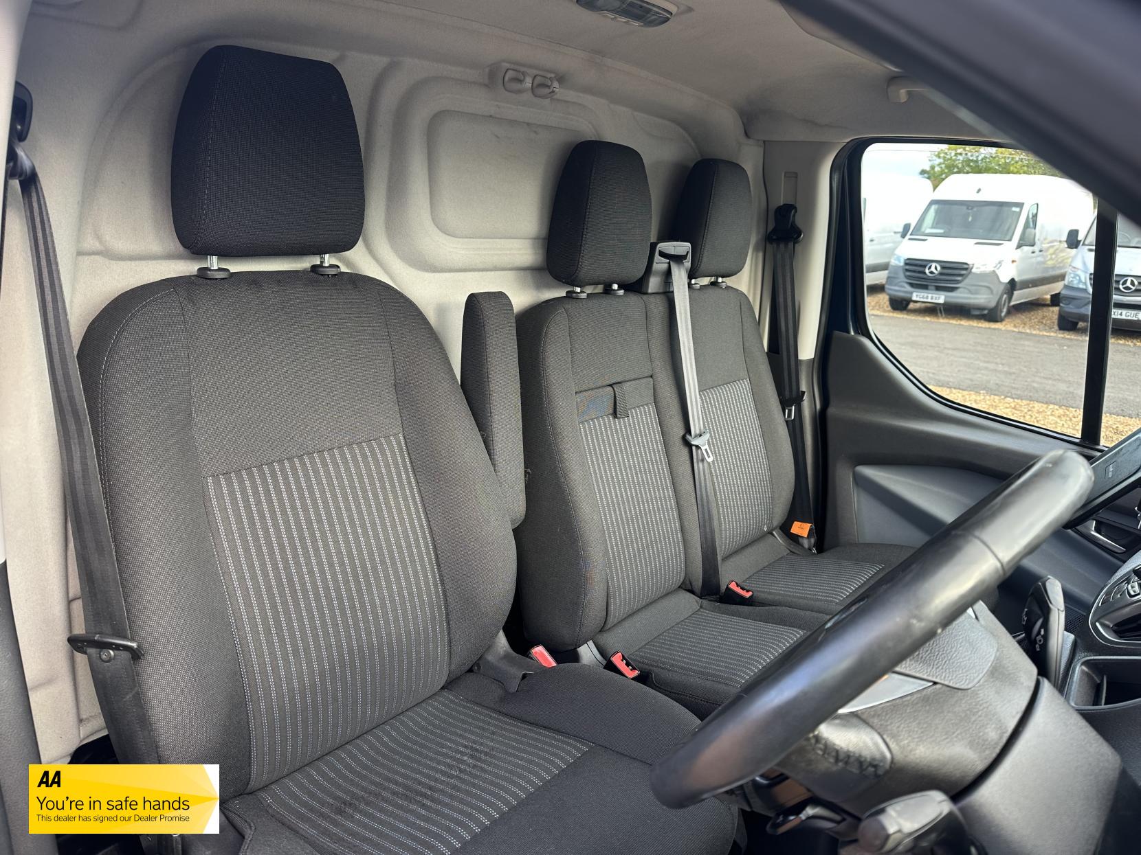 Ford Transit Custom 2.2 TDCi 330 Trend Panel Van 5dr Diesel Manual L2 H1 (197 g/km, 123 bhp)