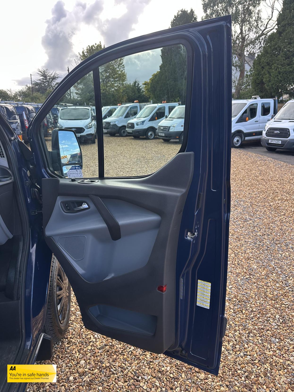 Ford Transit Custom 2.2 TDCi 330 Trend Panel Van 5dr Diesel Manual L2 H1 (197 g/km, 123 bhp)