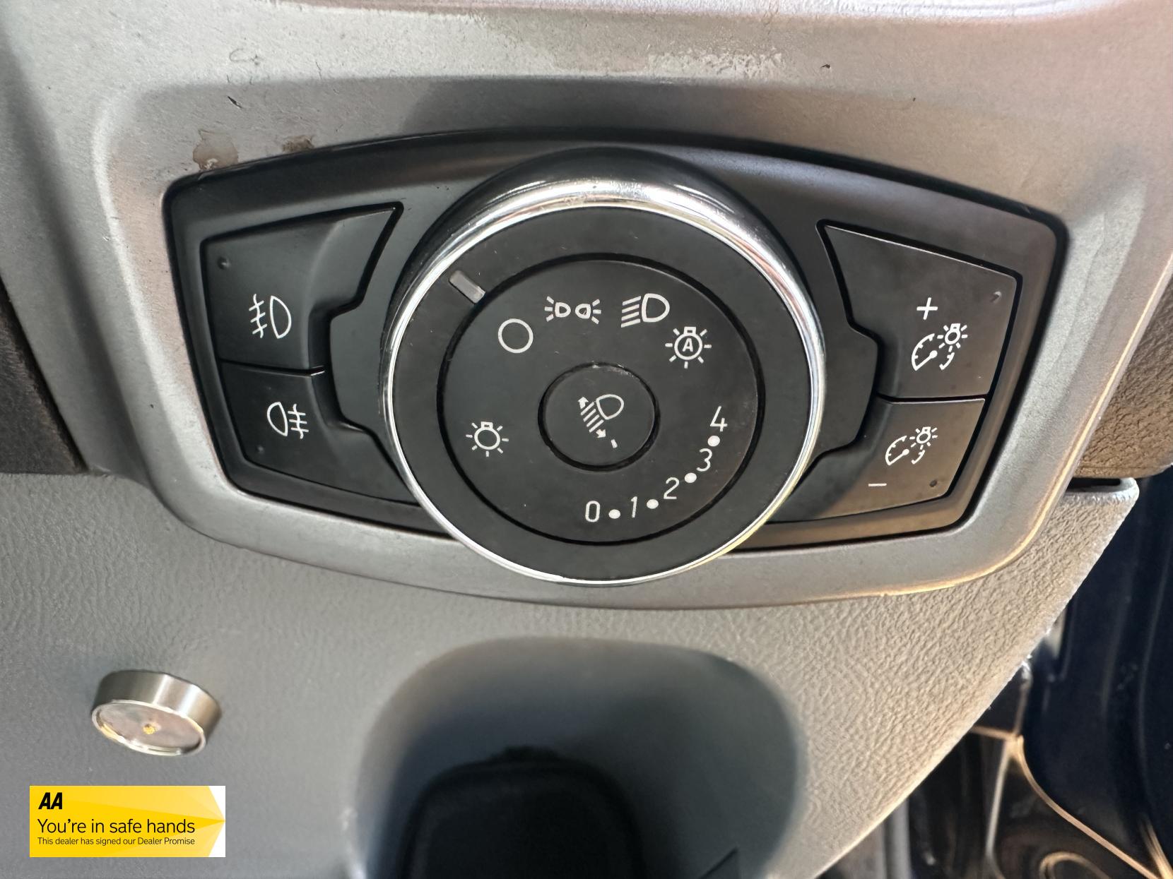 Ford Transit Custom 2.2 TDCi 330 Trend Panel Van 5dr Diesel Manual L2 H1 (197 g/km, 123 bhp)