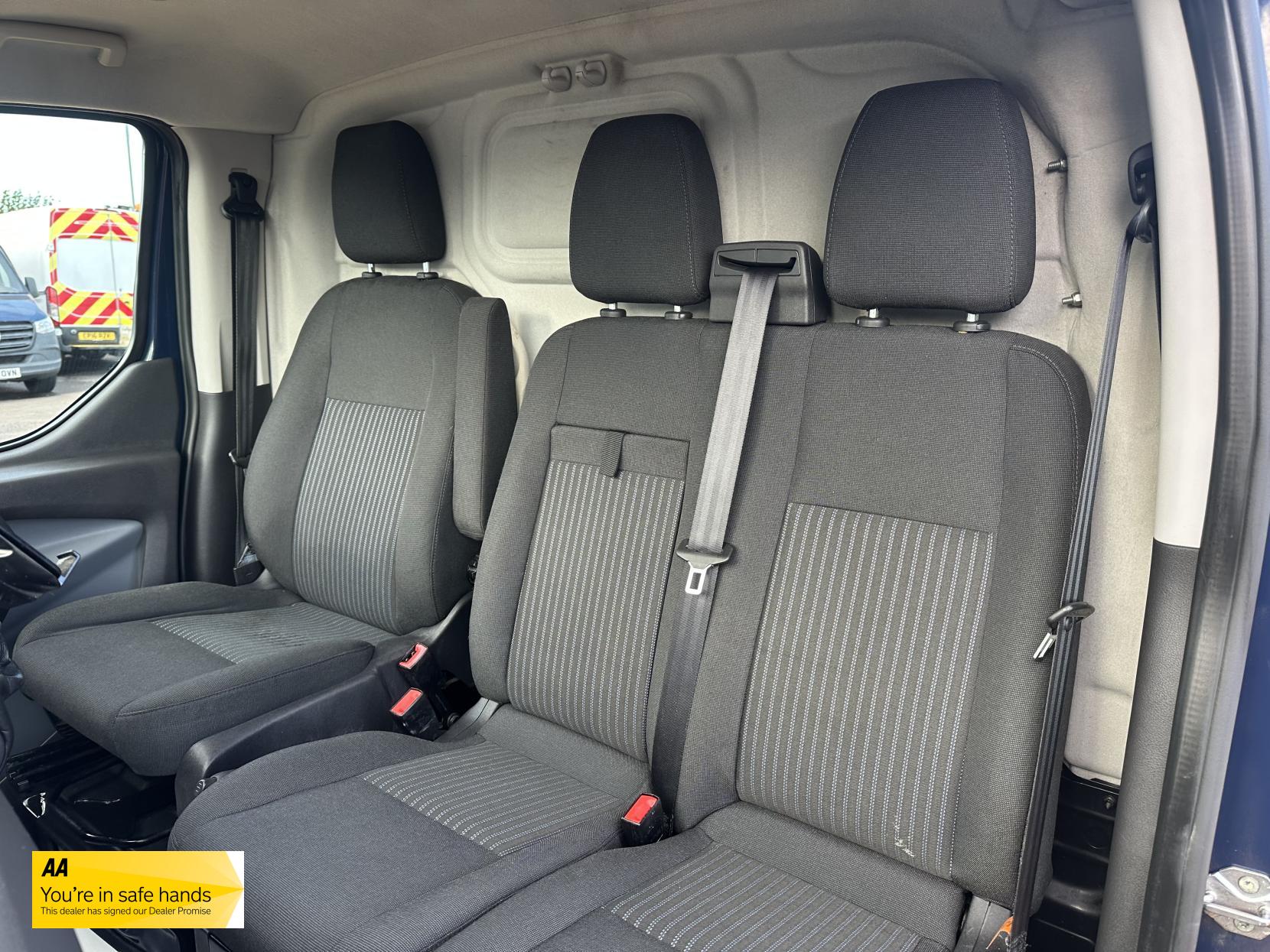 Ford Transit Custom 2.2 TDCi 330 Trend Panel Van 5dr Diesel Manual L2 H1 (197 g/km, 123 bhp)