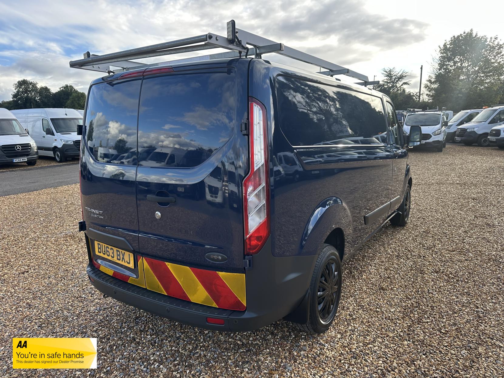 Ford Transit Custom 2.2 TDCi 330 Trend Panel Van 5dr Diesel Manual L2 H1 (197 g/km, 123 bhp)