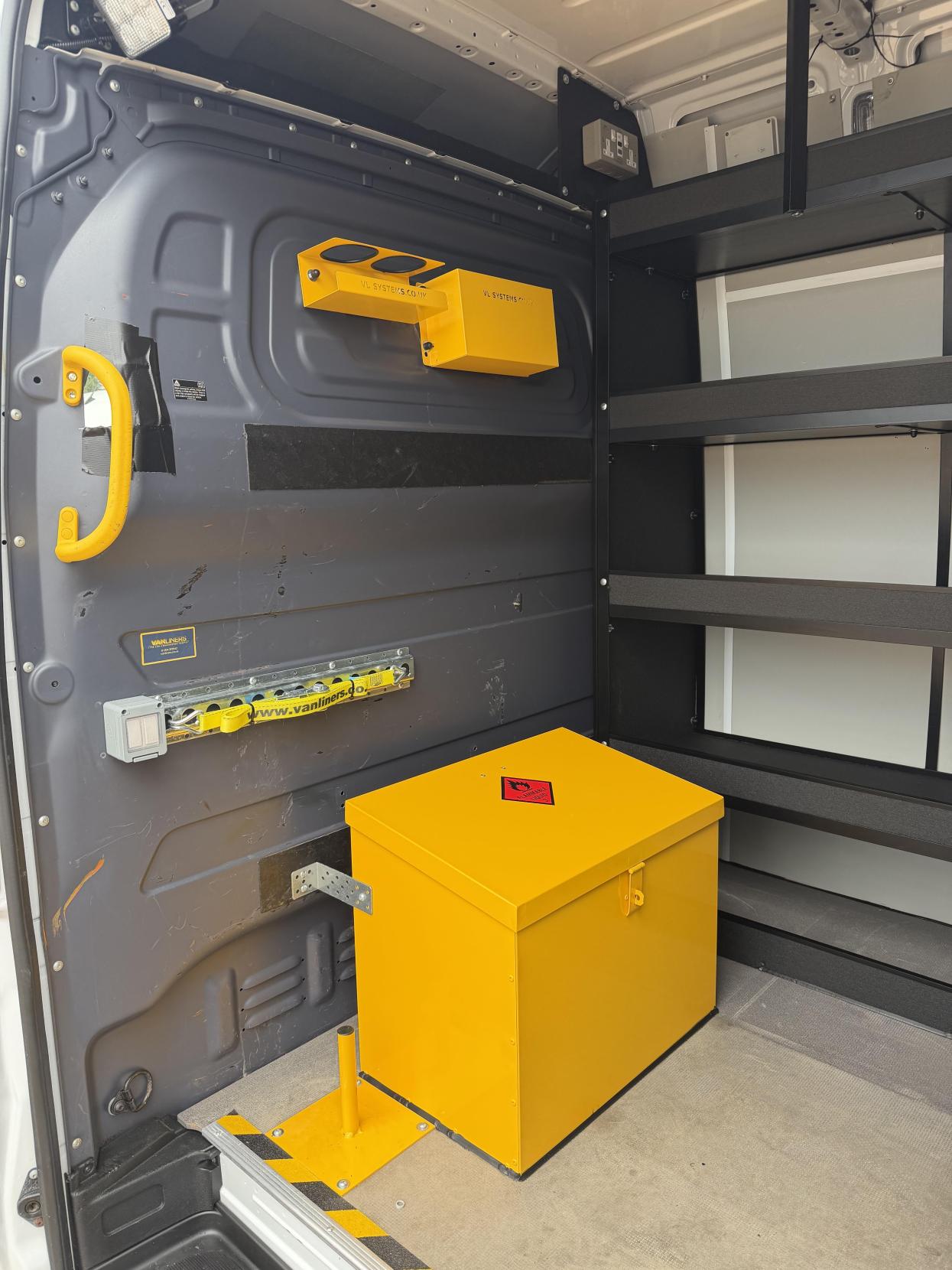 2019 Mercedes-Benz Sprinter 2.1 316 CDI Panel Van 5dr Diesel Manual RWD L2 H2 Euro 6 (163 ps) - Thumbnail 38