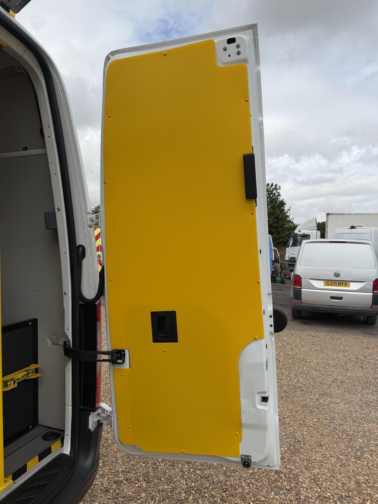 2019 Mercedes-Benz Sprinter 2.1 316 CDI Panel Van 5dr Diesel Manual RWD L2 H2 Euro 6 (163 ps) - Thumbnail 48