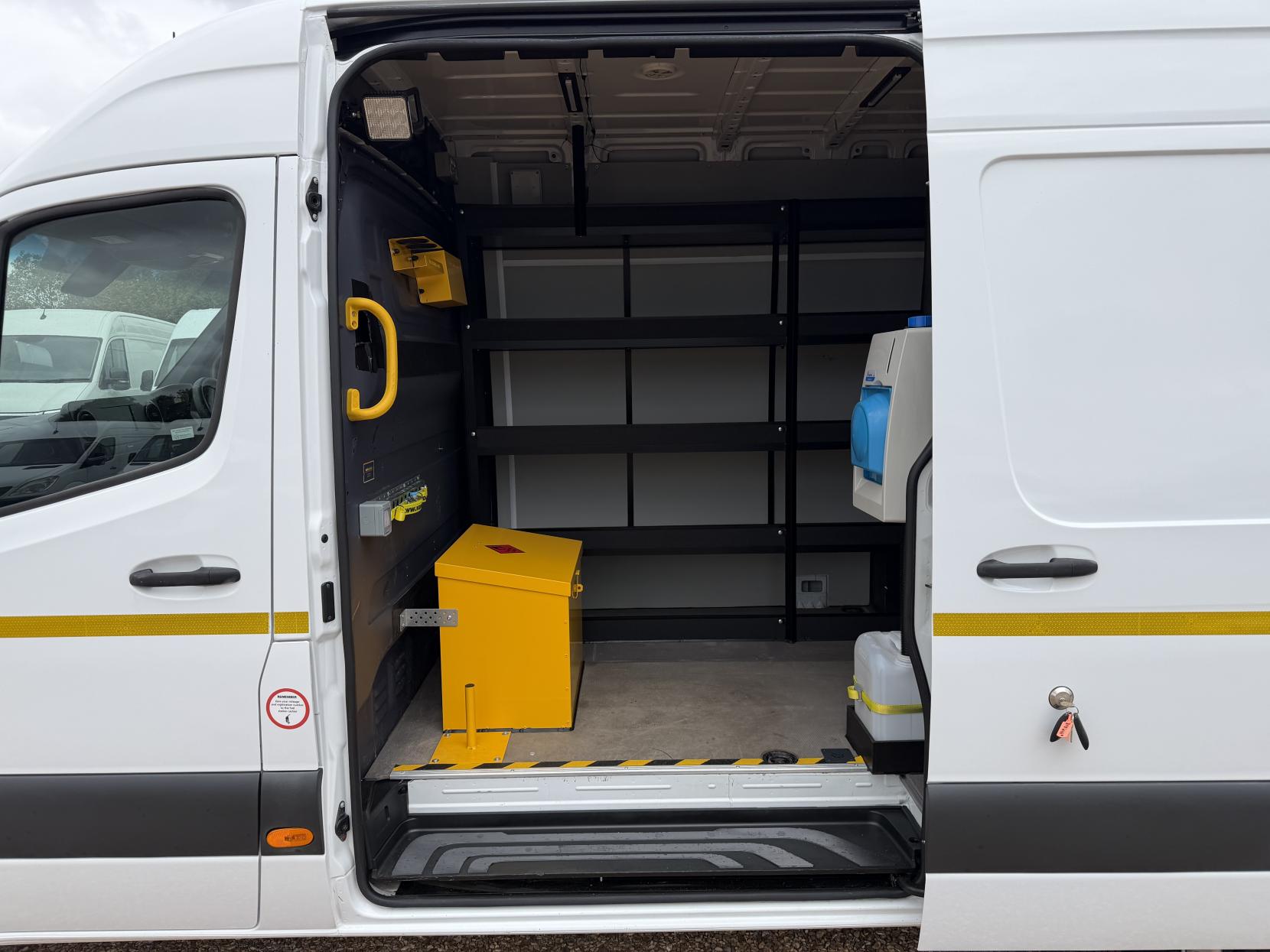 2019 Mercedes-Benz Sprinter 2.1 316 CDI Panel Van 5dr Diesel Manual RWD L2 H2 Euro 6 (163 ps) - Thumbnail 35