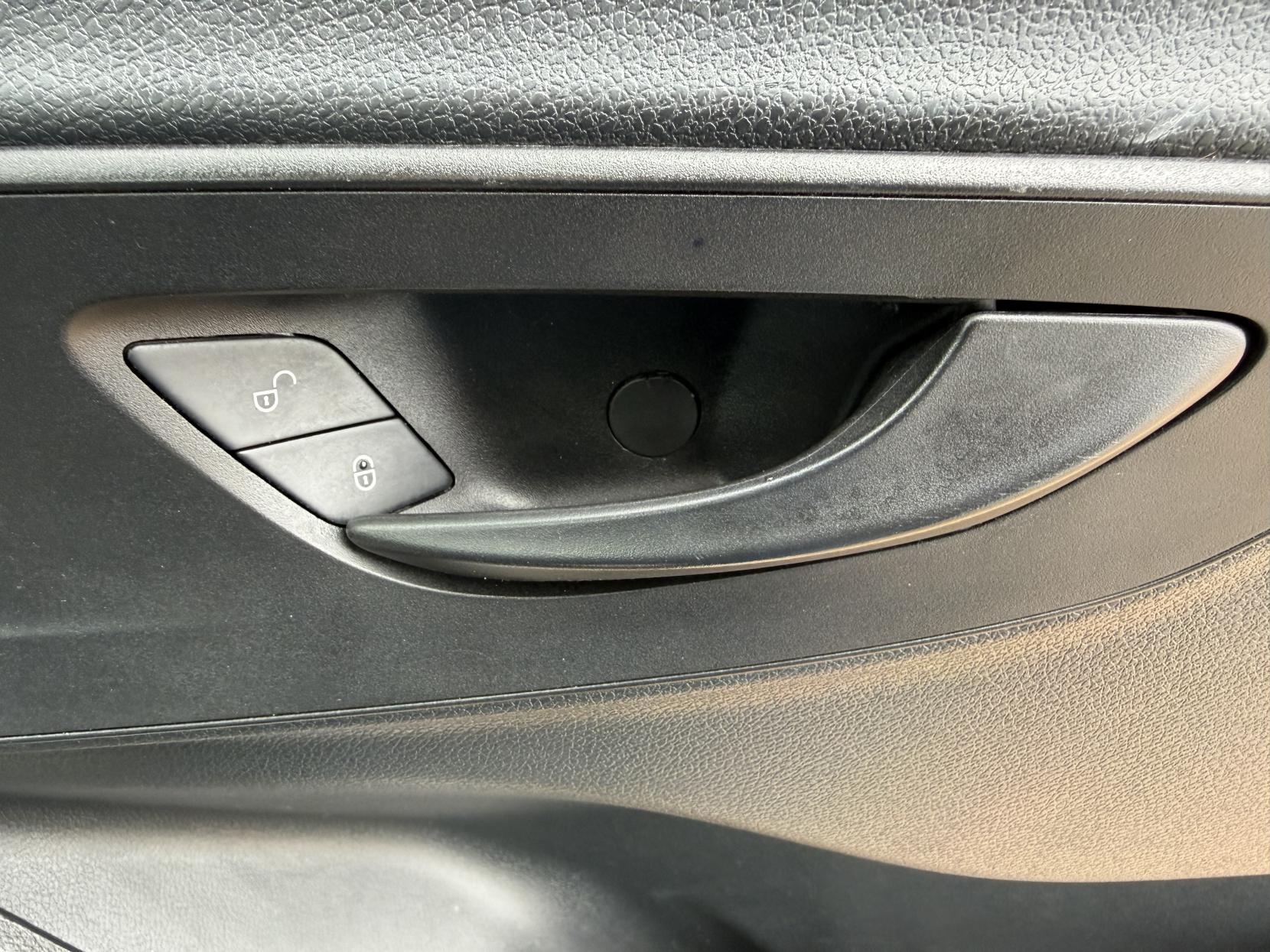 2019 Mercedes-Benz Sprinter 2.1 316 CDI Panel Van 5dr Diesel Manual RWD L2 H2 Euro 6 (163 ps) - Thumbnail 19