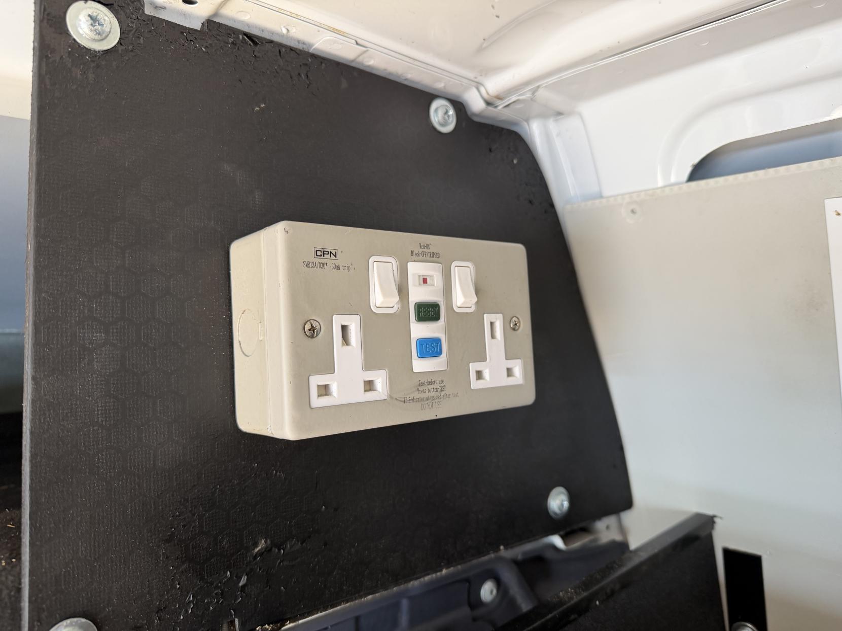 2019 Mercedes-Benz Sprinter 2.1 316 CDI Panel Van 5dr Diesel Manual RWD L2 H2 Euro 6 (163 ps) - Thumbnail 41
