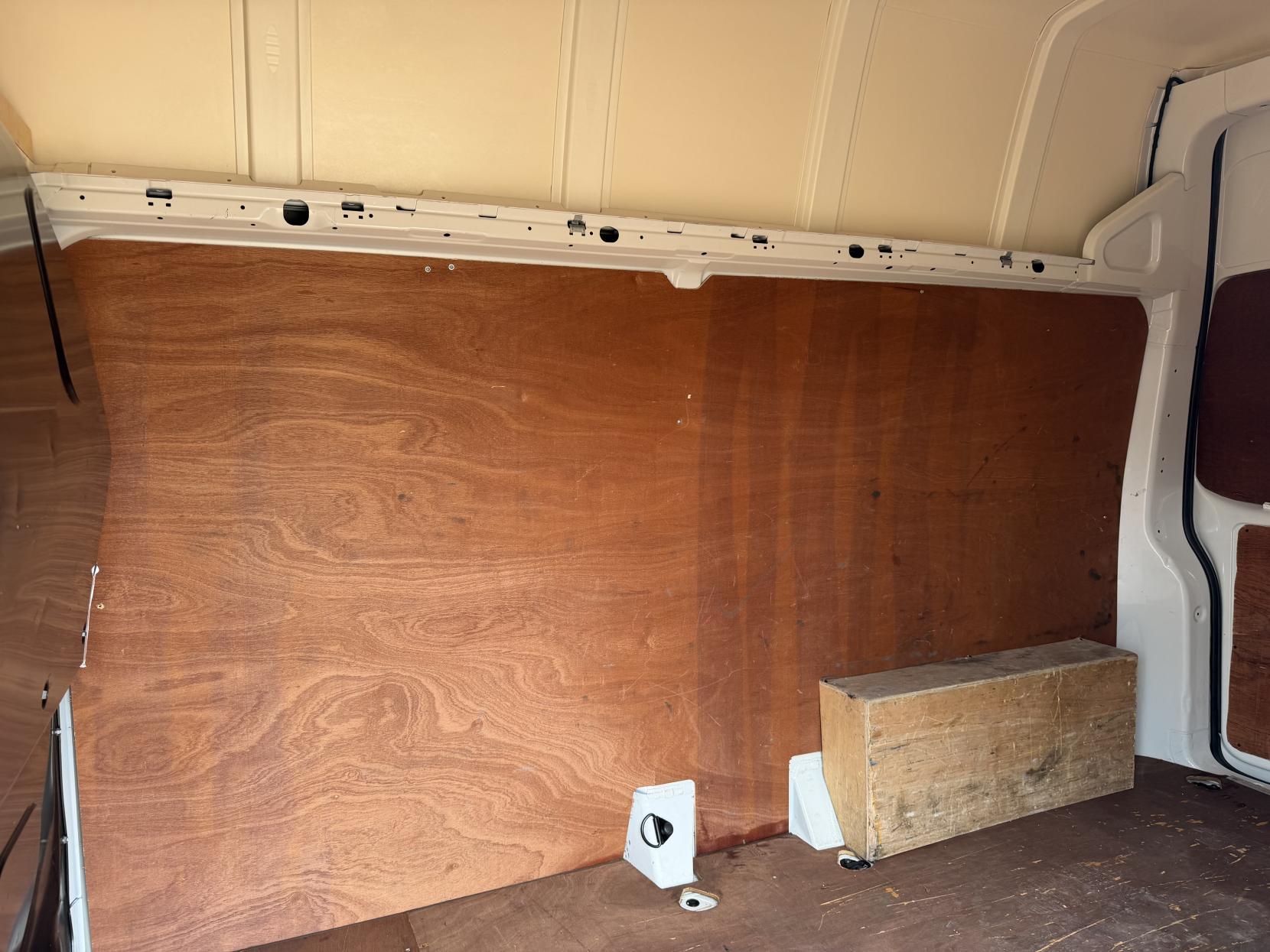 2020 Volkswagen Transporter 2.0 TDI T28 Trendline Panel Van 5dr Diesel Manual FWD LWB Euro 6 (s/s) (102 ps) - Thumbnail 24