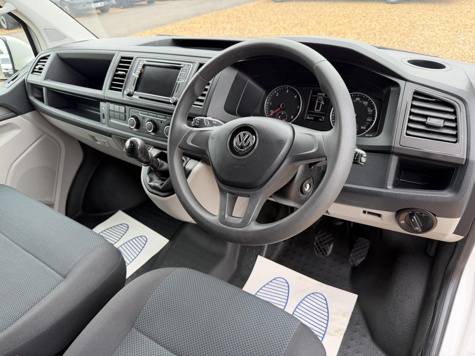2020 Volkswagen Transporter 2.0 TDI T28 Trendline Panel Van 5dr Diesel Manual FWD LWB Euro 6 (s/s) (102 ps) - Thumbnail 2