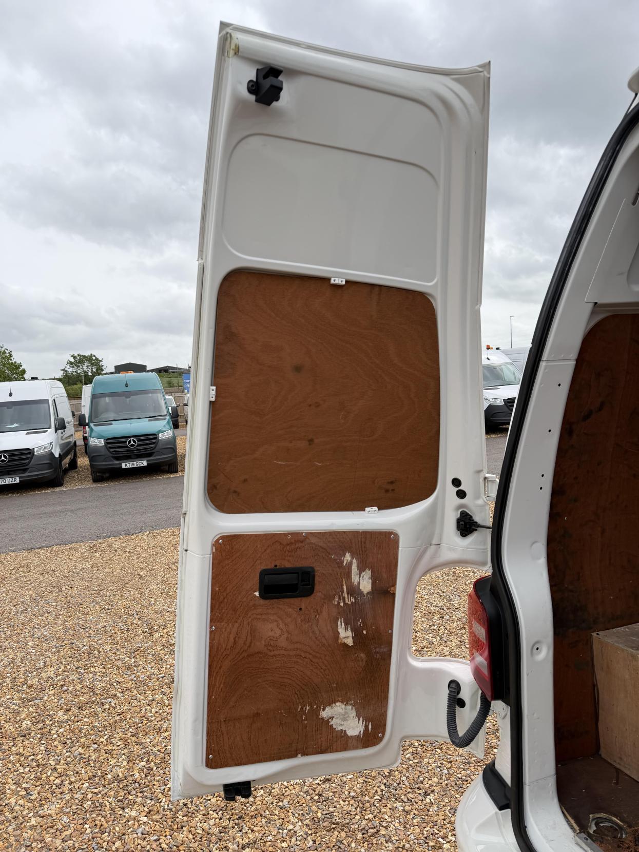 2020 Volkswagen Transporter 2.0 TDI T28 Trendline Panel Van 5dr Diesel Manual FWD LWB Euro 6 (s/s) (102 ps) - Thumbnail 32