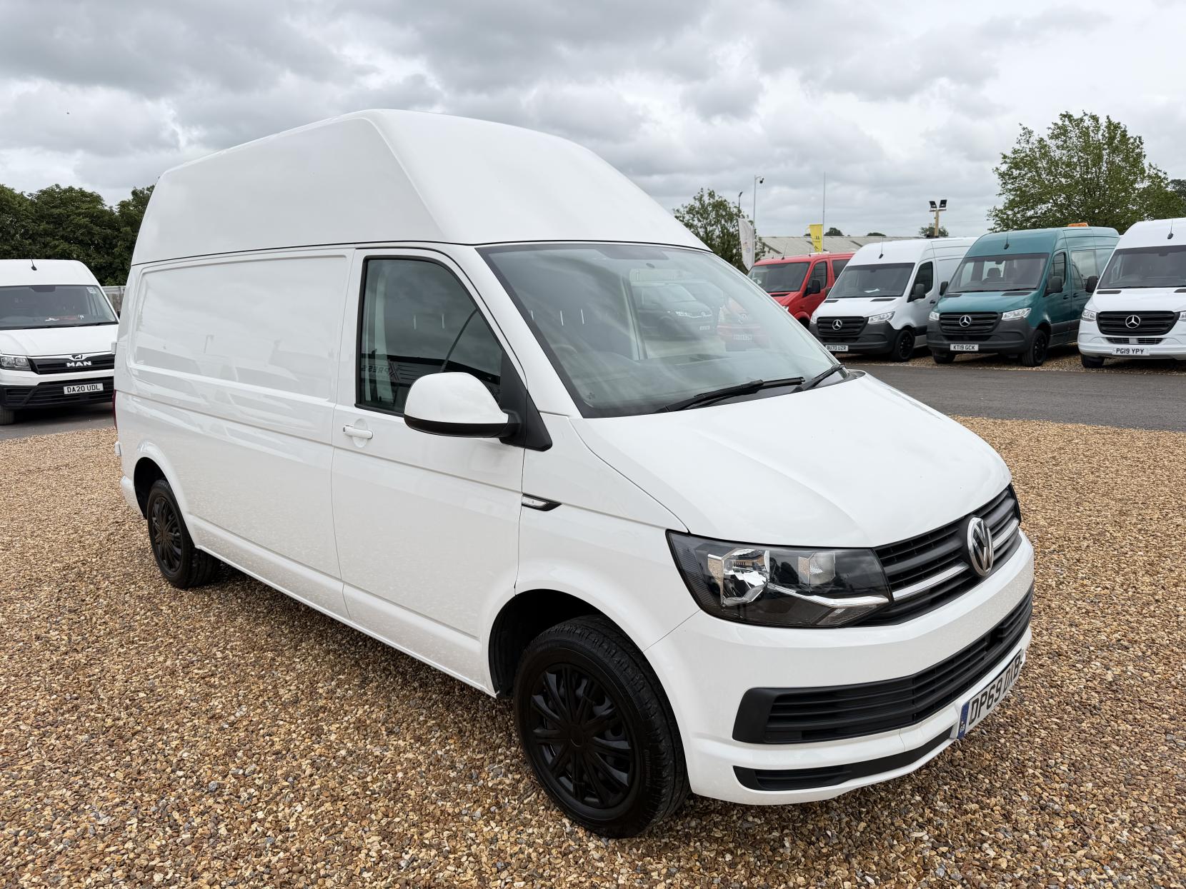 2020 Volkswagen Transporter 2.0 TDI T28 Trendline Panel Van 5dr Diesel Manual FWD LWB Euro 6 (s/s) (102 ps) - Thumbnail 5