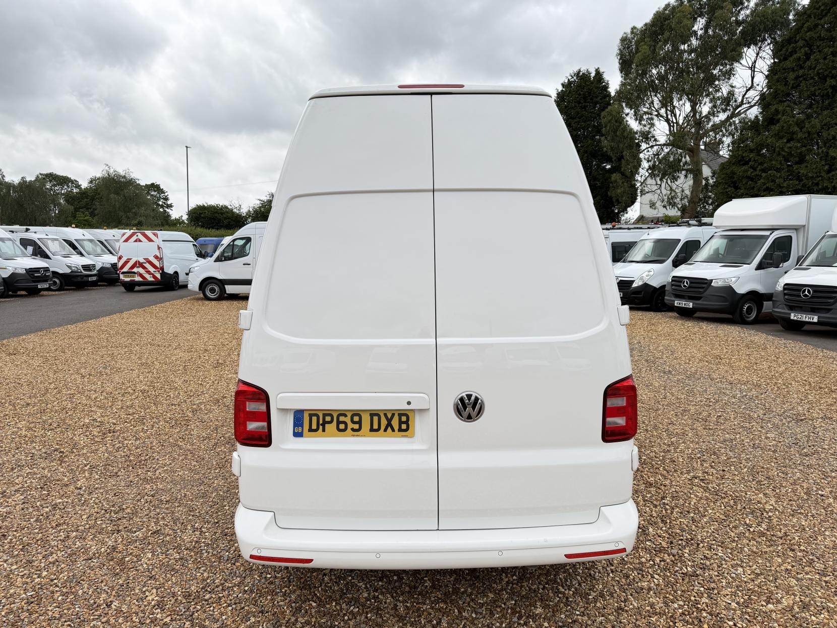 2020 Volkswagen Transporter 2.0 TDI T28 Trendline Panel Van 5dr Diesel Manual FWD LWB Euro 6 (s/s) (102 ps) - Thumbnail 10