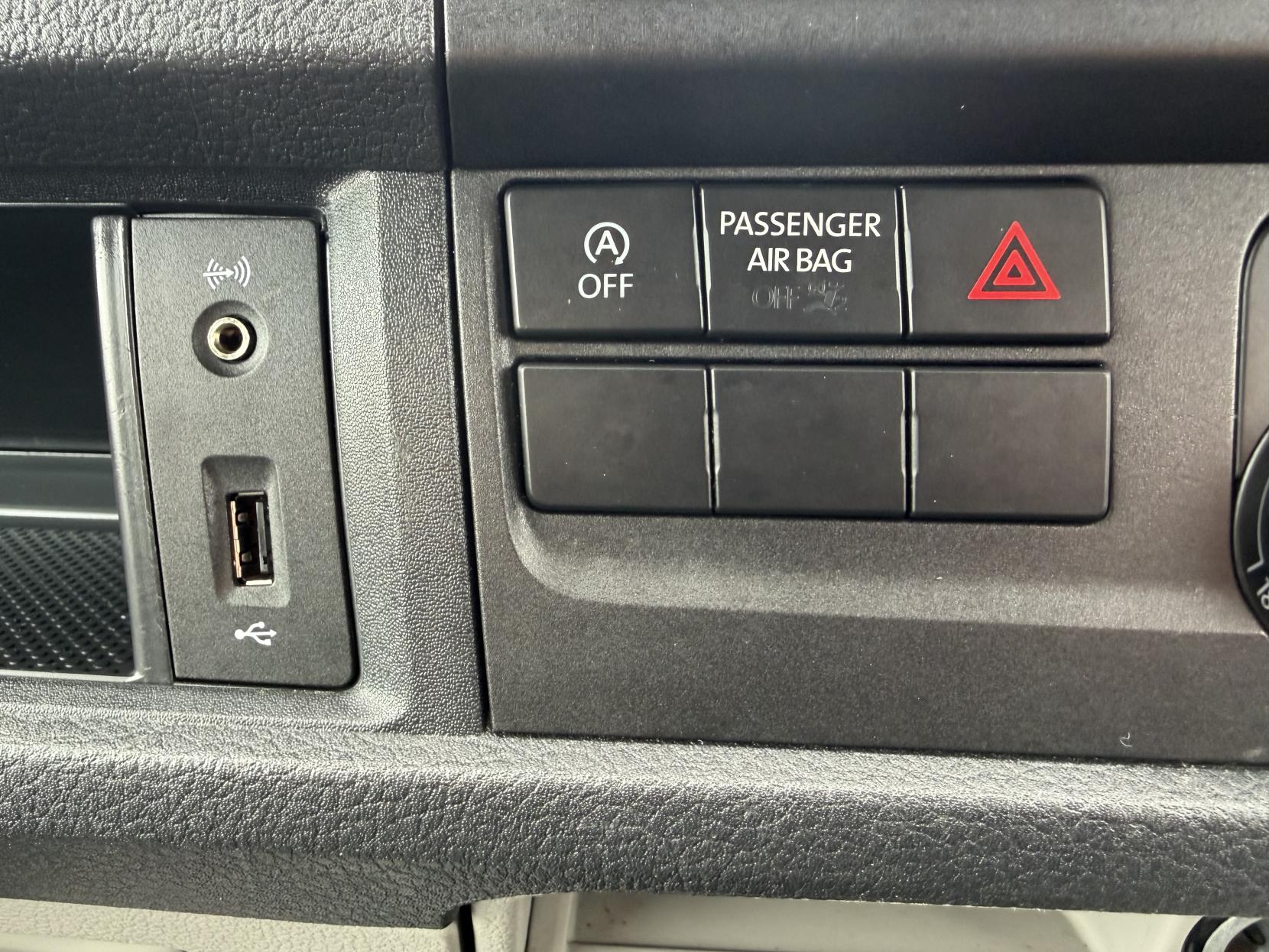 2020 Volkswagen Transporter 2.0 TDI T28 Trendline Panel Van 5dr Diesel Manual FWD LWB Euro 6 (s/s) (102 ps) - Thumbnail 49
