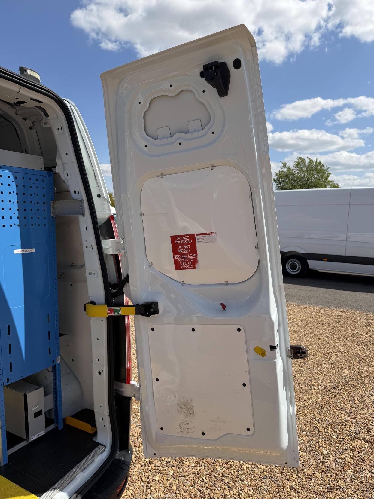 2018 Ford Transit Custom 2.0 320 EcoBlue Panel Van 5dr Diesel Manual L2 H2 Euro 6 (130 ps) - Thumbnail 33