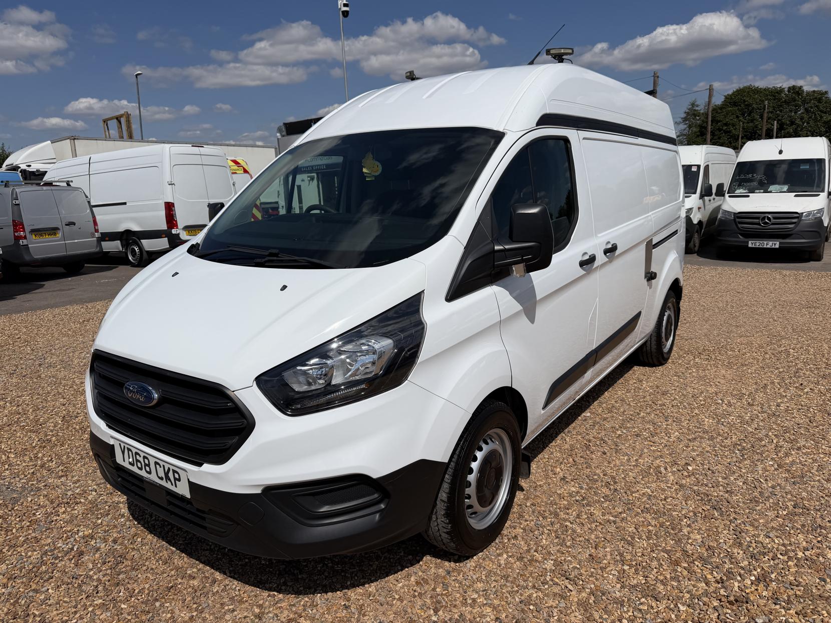 2018 Ford Transit Custom 2.0 320 EcoBlue Panel Van 5dr Diesel Manual L2 H2 Euro 6 (130 ps) - Thumbnail 7