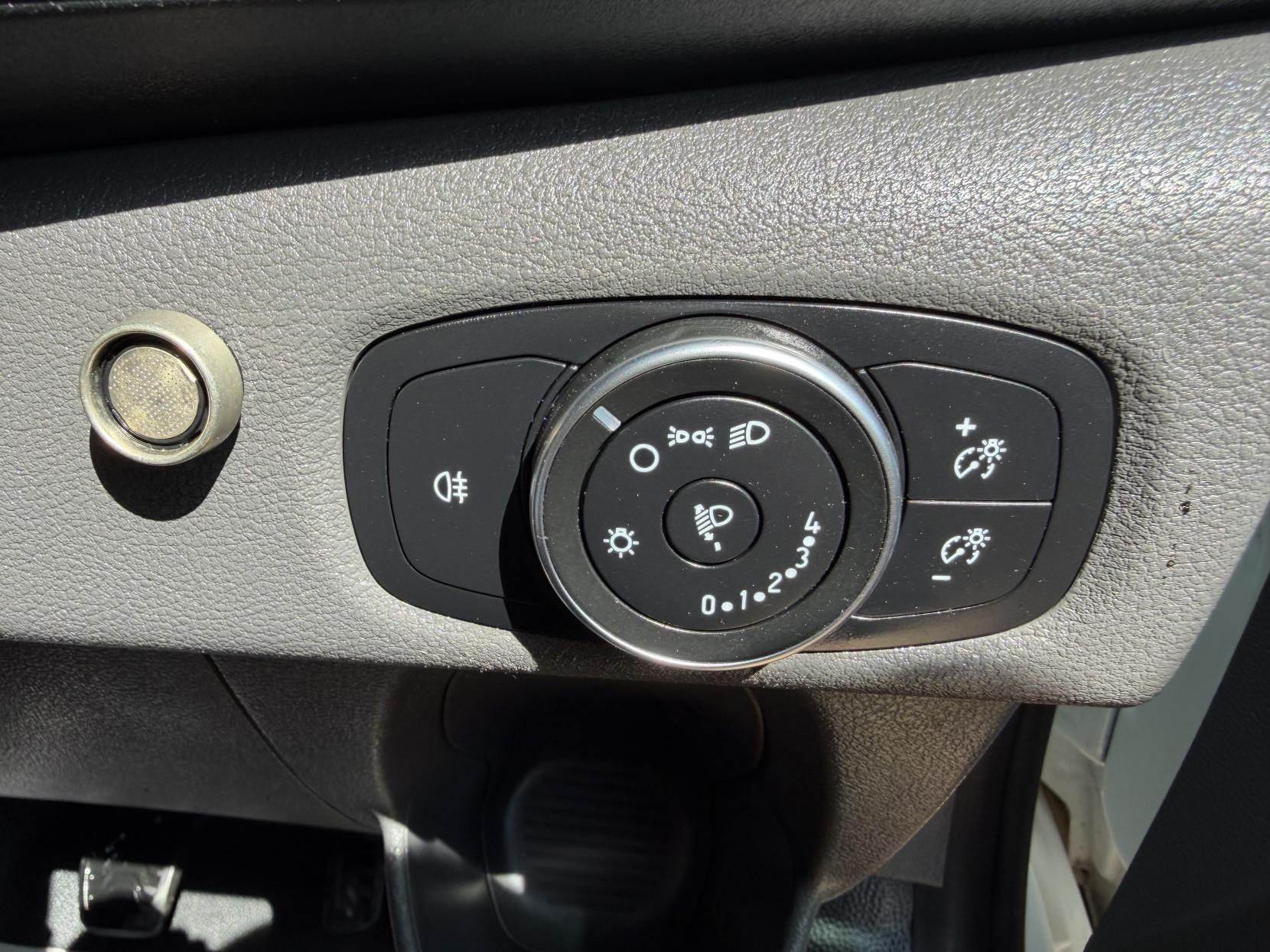 2018 Ford Transit Custom 2.0 320 EcoBlue Panel Van 5dr Diesel Manual L2 H2 Euro 6 (130 ps) - Thumbnail 43