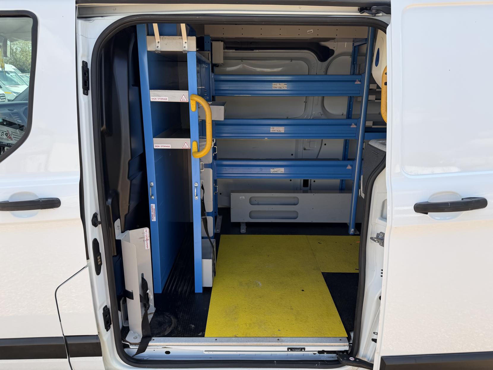 2018 Ford Transit Custom 2.0 320 EcoBlue Panel Van 5dr Diesel Manual L2 H2 Euro 6 (130 ps) - Thumbnail 18