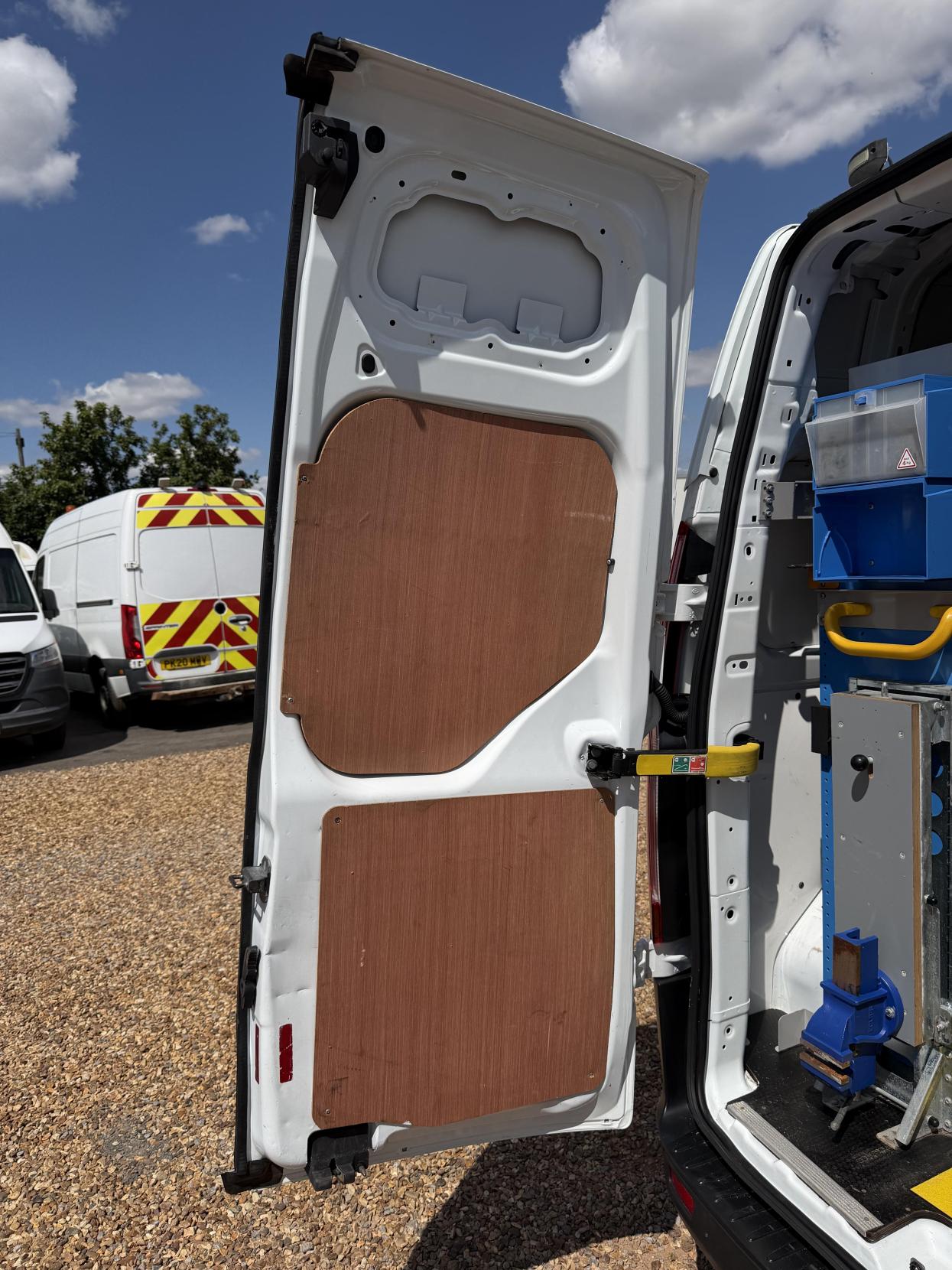 2018 Ford Transit Custom 2.0 320 EcoBlue Panel Van 5dr Diesel Manual L2 H2 Euro 6 (130 ps) - Thumbnail 35