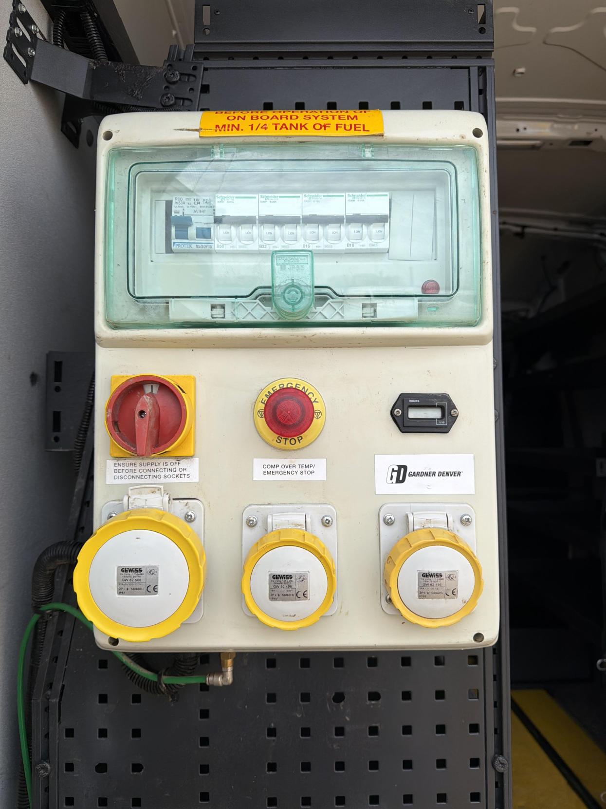 Ford Transit 2.0 350 EcoBlue Leader Panel Van 5dr Diesel Manual RWD L2 H3 Euro 6 (s/s) (130 ps)