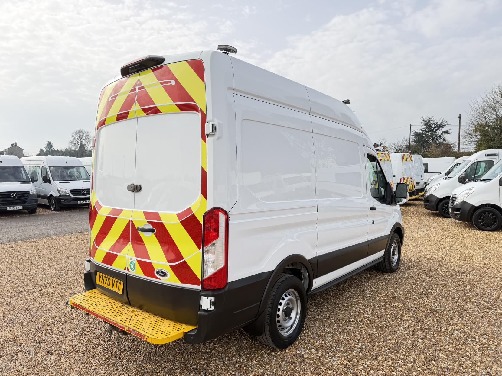 Ford Transit 2.0 350 EcoBlue Leader Panel Van 5dr Diesel Manual RWD L2 H3 Euro 6 (s/s) (130 ps)