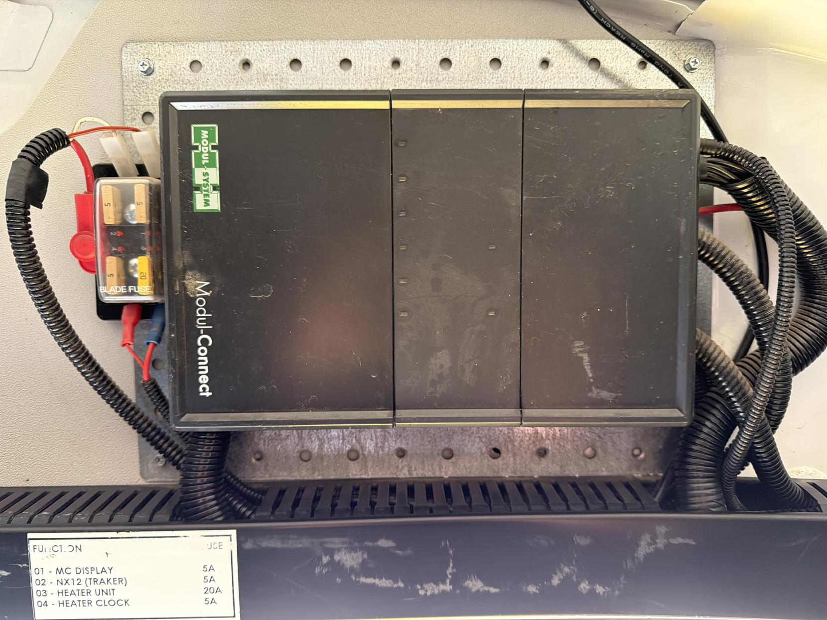 Ford Transit 2.0 350 EcoBlue Leader Panel Van 5dr Diesel Manual RWD L2 H3 Euro 6 (s/s) (130 ps)