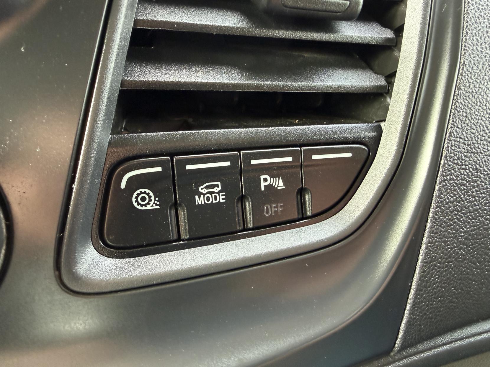 Ford Transit 2.0 350 EcoBlue Leader Panel Van 5dr Diesel Manual RWD L2 H3 Euro 6 (s/s) (130 ps)