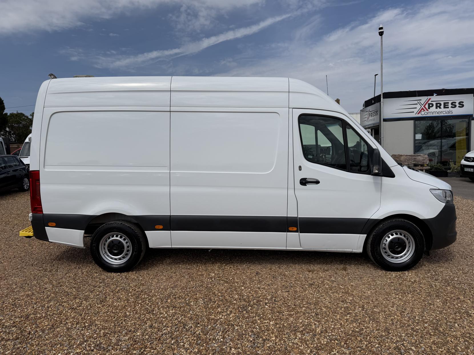 2021 Mercedes-Benz Sprinter 2.1 316 CDI Progressive Panel Van 5dr Diesel Manual RWD L2 H2 Euro 6 (s/s) (163 ps) - Thumbnail 12