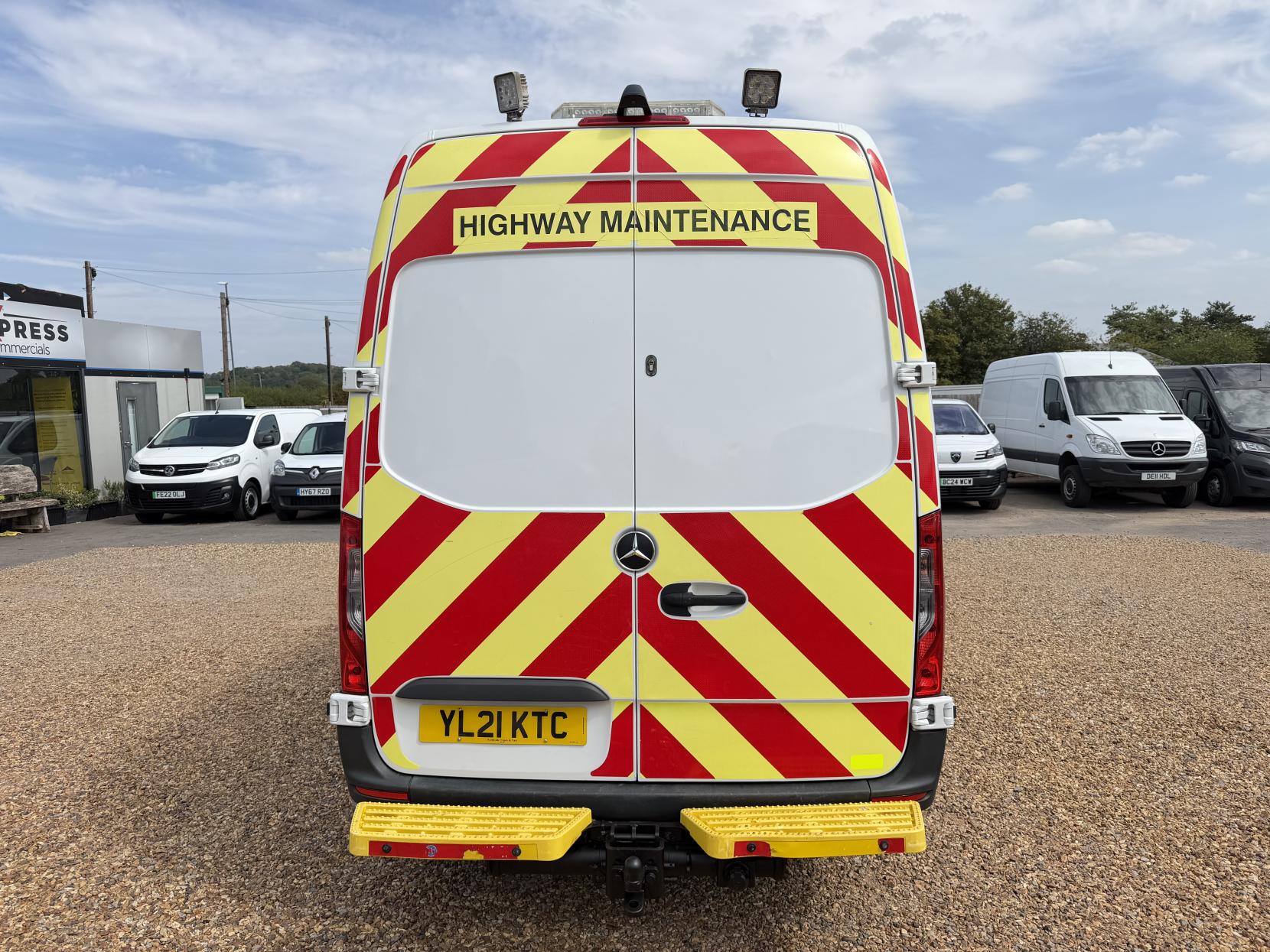 2021 Mercedes-Benz Sprinter 2.1 316 CDI Progressive Panel Van 5dr Diesel Manual RWD L2 H2 Euro 6 (s/s) (163 ps) - Thumbnail 10