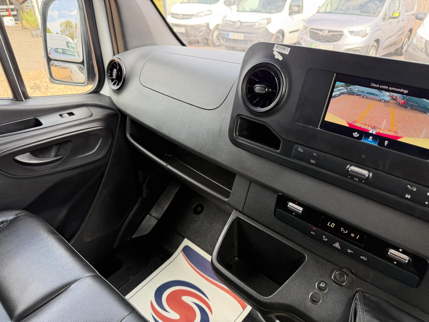 2021 Mercedes-Benz Sprinter 2.1 316 CDI Progressive Panel Van 5dr Diesel Manual RWD L2 H2 Euro 6 (s/s) (163 ps) - Thumbnail 32
