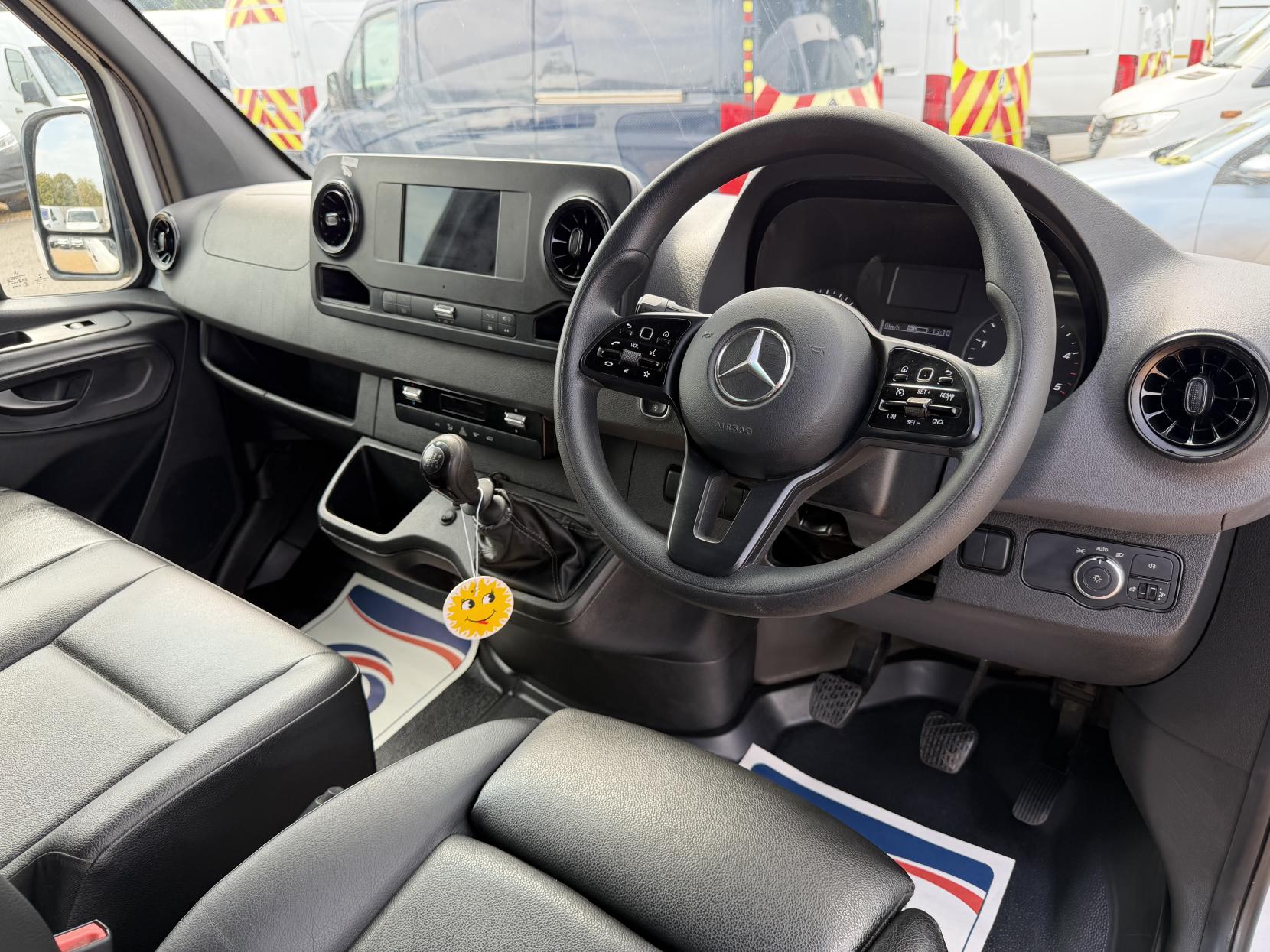 2021 Mercedes-Benz Sprinter 2.1 316 CDI Progressive Panel Van 5dr Diesel Manual RWD L2 H2 Euro 6 (s/s) (163 ps) - Thumbnail 2