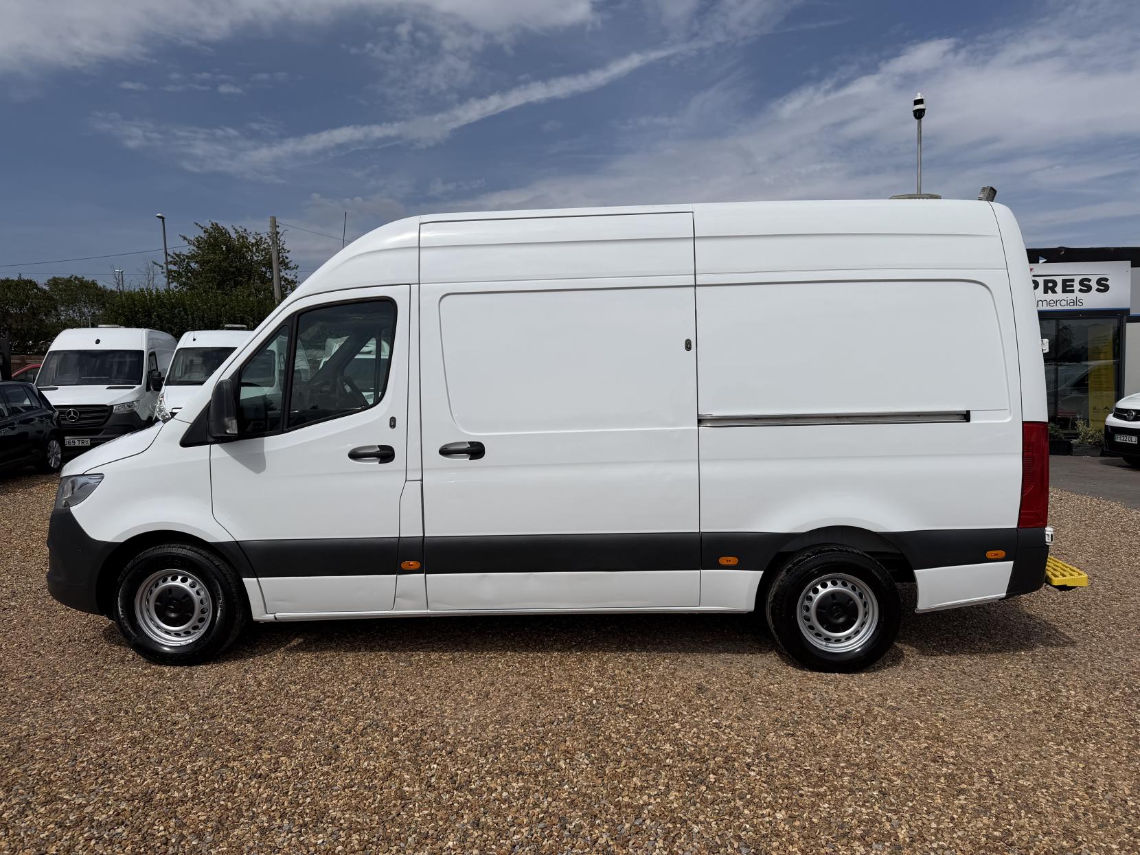 2021 Mercedes-Benz Sprinter 2.1 316 CDI Progressive Panel Van 5dr Diesel Manual RWD L2 H2 Euro 6 (s/s) (163 ps) - Thumbnail 8