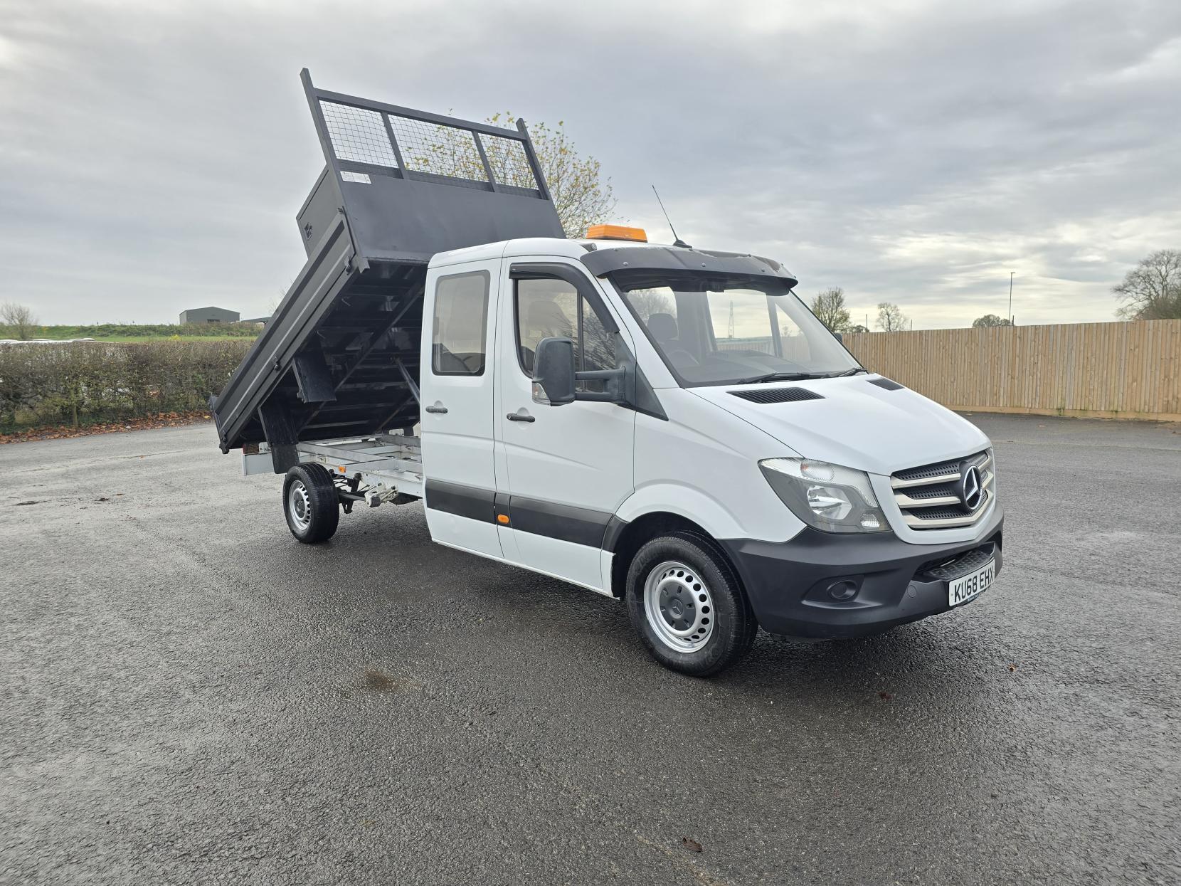 Mercedes-Benz Sprinter 2.1 314 CDI Chassis Cab 4dr Diesel Manual RWD L3 (209 g/km, 140 bhp)