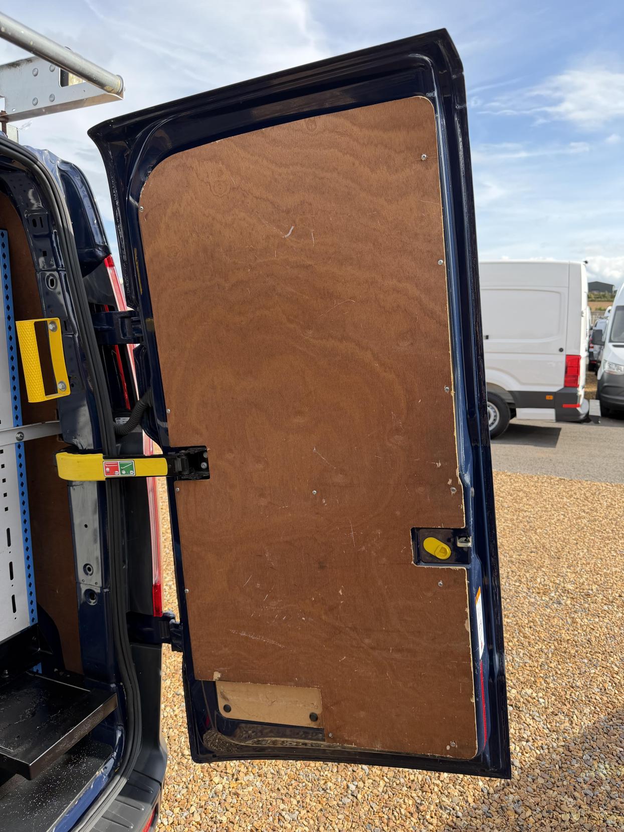 2013 Ford Transit Custom 2.2 TDCi 330 Trend Panel Van 5dr Diesel Manual L2 H1 (197 g/km, 123 bhp) - Thumbnail 42