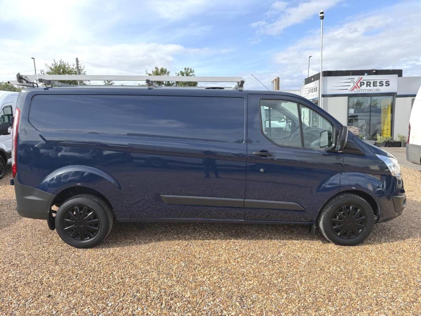 2013 Ford Transit Custom 2.2 TDCi 330 Trend Panel Van 5dr Diesel Manual L2 H1 (197 g/km, 123 bhp) - Thumbnail 11