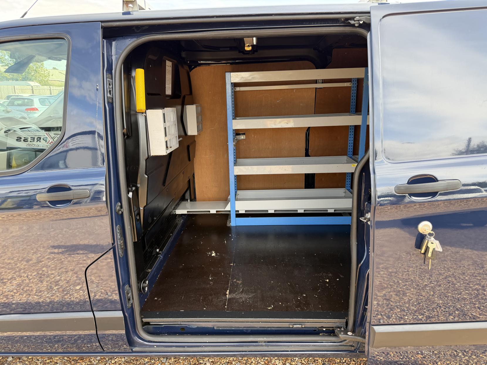 2013 Ford Transit Custom 2.2 TDCi 330 Trend Panel Van 5dr Diesel Manual L2 H1 (197 g/km, 123 bhp) - Thumbnail 31