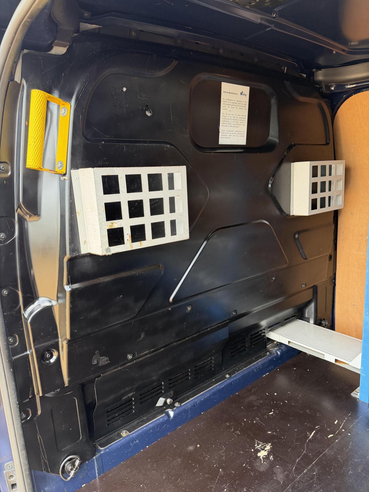 2013 Ford Transit Custom 2.2 TDCi 330 Trend Panel Van 5dr Diesel Manual L2 H1 (197 g/km, 123 bhp) - Thumbnail 34