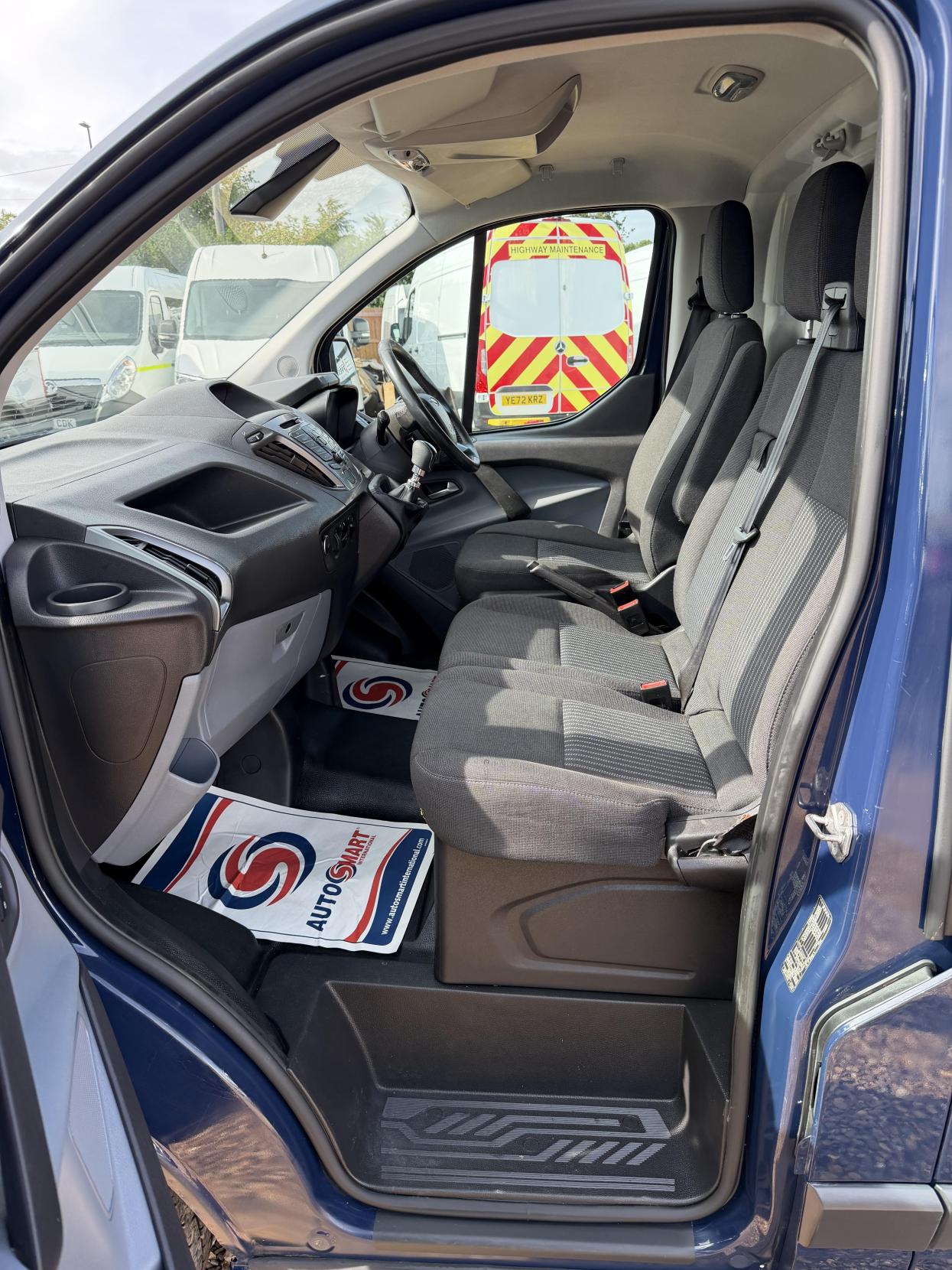 2013 Ford Transit Custom 2.2 TDCi 330 Trend Panel Van 5dr Diesel Manual L2 H1 (197 g/km, 123 bhp) - Thumbnail 30