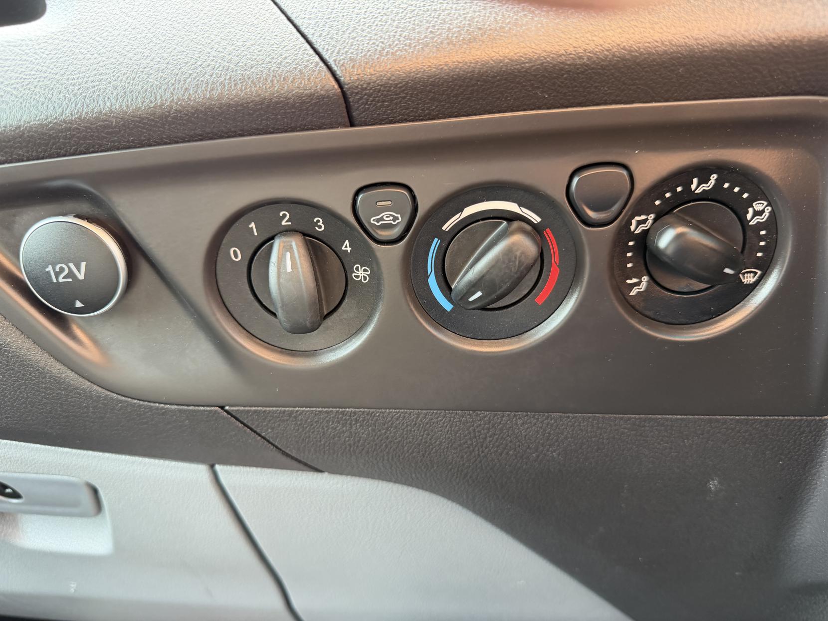 2013 Ford Transit Custom 2.2 TDCi 330 Trend Panel Van 5dr Diesel Manual L2 H1 (197 g/km, 123 bhp) - Thumbnail 28