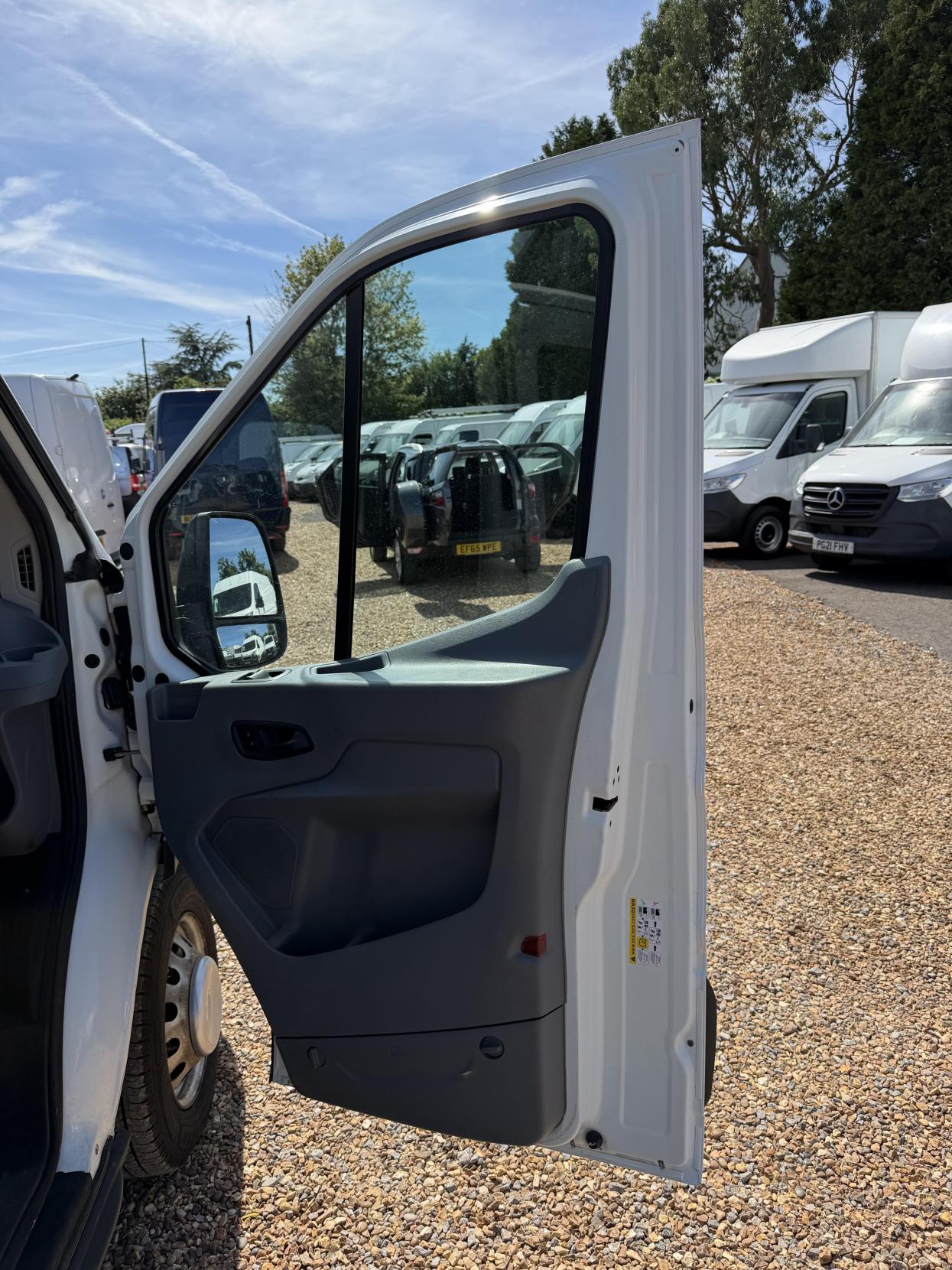 2017 Ford Transit 2.0 350 EcoBlue 1-Way Double Tipper Double Cab 4dr Diesel Manual RWD L3 Euro 6 (1-Way, 1-Stop) (130 ps) - Thumbnail 16