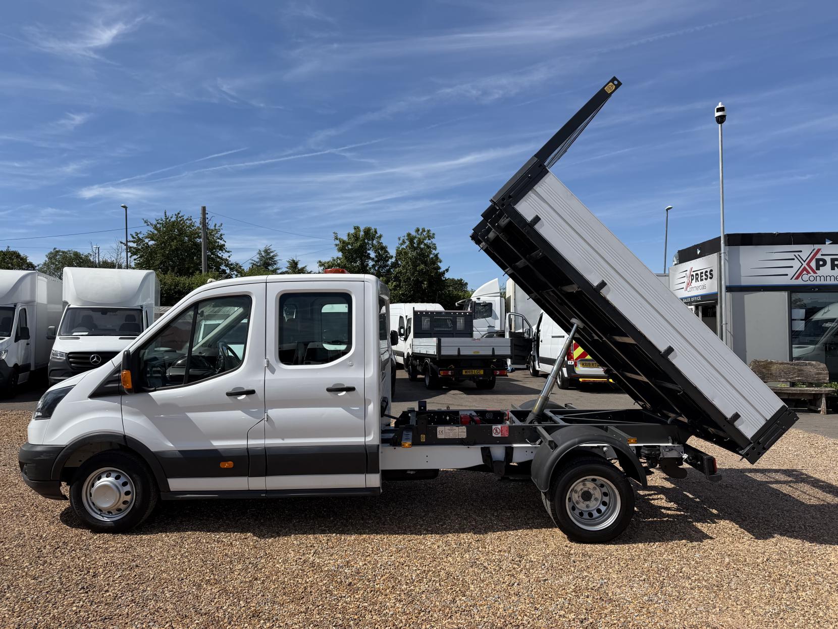 2017 Ford Transit 2.0 350 EcoBlue 1-Way Double Tipper Double Cab 4dr Diesel Manual RWD L3 Euro 6 (1-Way, 1-Stop) (130 ps) - Thumbnail 9
