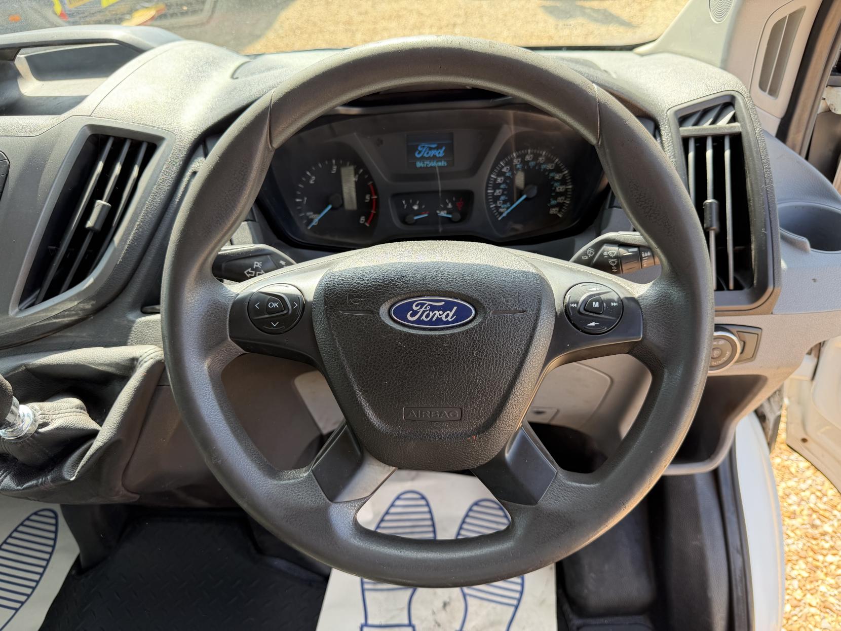 2017 Ford Transit 2.0 350 EcoBlue 1-Way Double Tipper Double Cab 4dr Diesel Manual RWD L3 Euro 6 (1-Way, 1-Stop) (130 ps) - Thumbnail 39