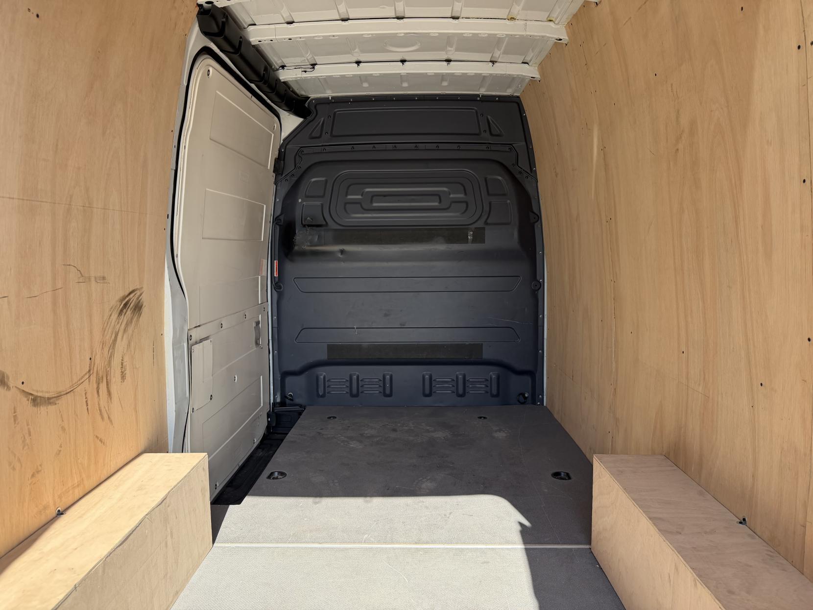 2018 Mercedes-Benz Sprinter 2.1 314 CDI Panel Van 5dr Diesel G-Tronic+ RWD L2 H1 Euro 6 (143 ps) - Thumbnail 32