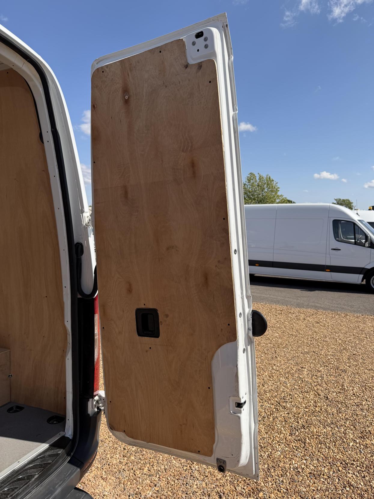 2018 Mercedes-Benz Sprinter 2.1 314 CDI Panel Van 5dr Diesel G-Tronic+ RWD L2 H1 Euro 6 (143 ps) - Thumbnail 28