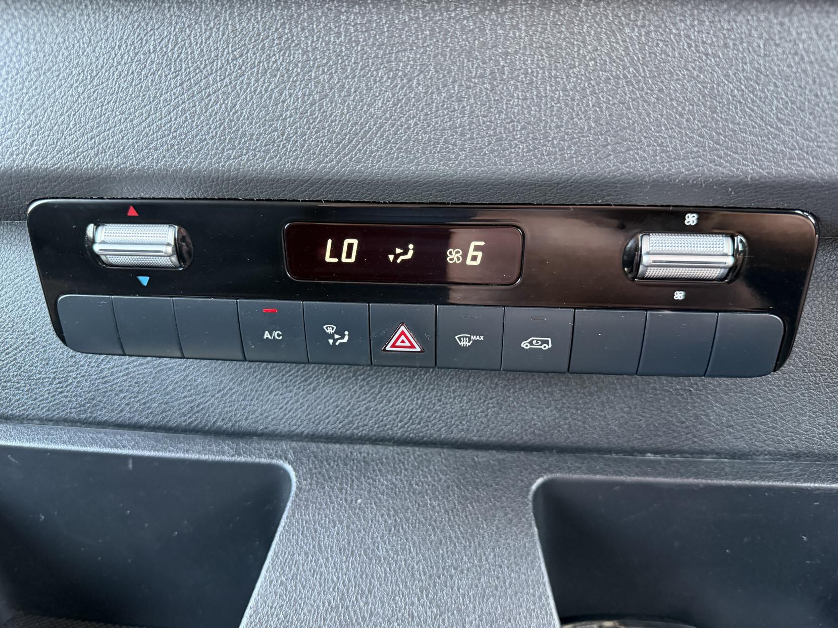 2018 Mercedes-Benz Sprinter 2.1 314 CDI Panel Van 5dr Diesel G-Tronic+ RWD L2 H1 Euro 6 (143 ps) - Thumbnail 43