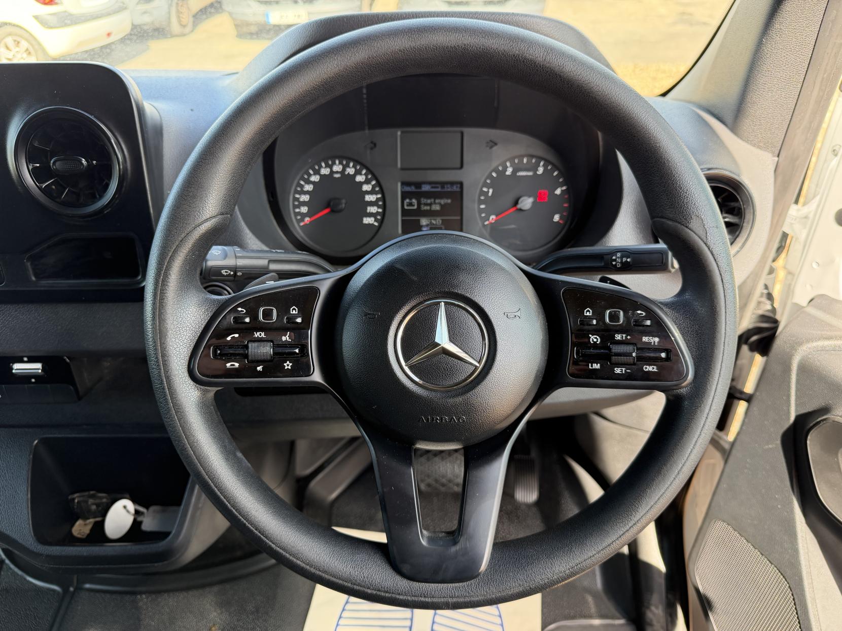 2018 Mercedes-Benz Sprinter 2.1 314 CDI Panel Van 5dr Diesel G-Tronic+ RWD L2 H1 Euro 6 (143 ps) - Thumbnail 40