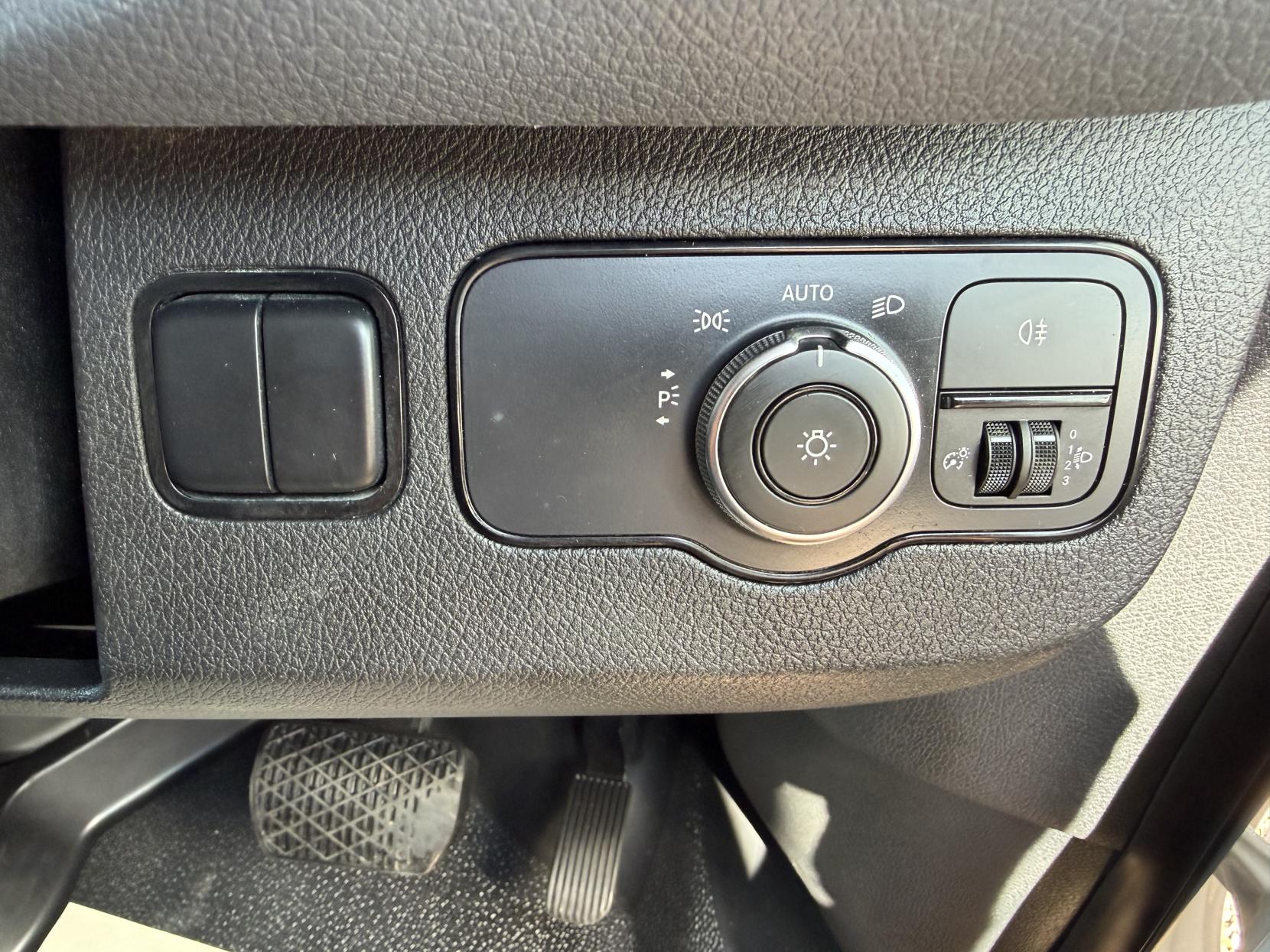 2018 Mercedes-Benz Sprinter 2.1 314 CDI Panel Van 5dr Diesel G-Tronic+ RWD L2 H1 Euro 6 (143 ps) - Thumbnail 33