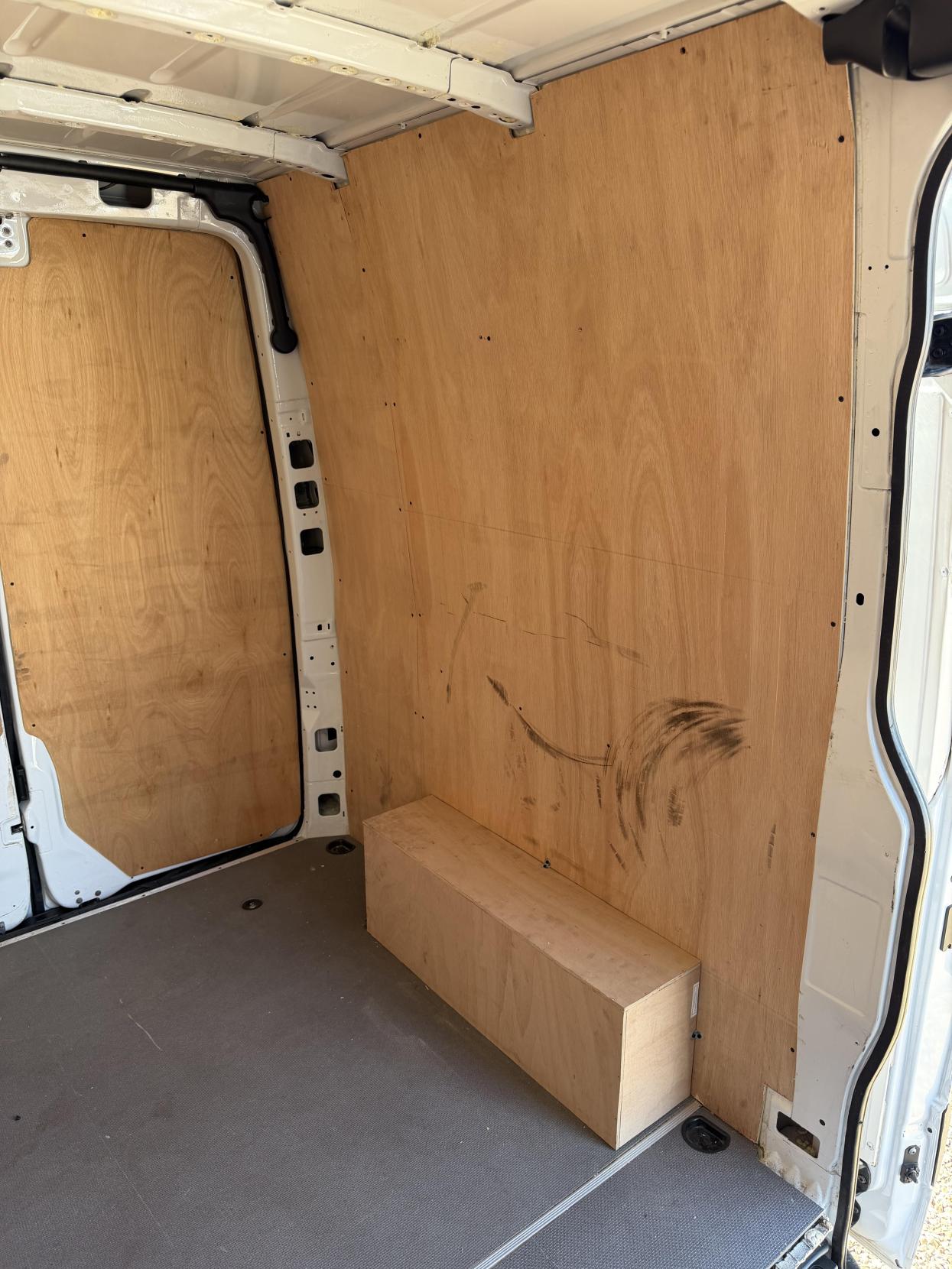 2018 Mercedes-Benz Sprinter 2.1 314 CDI Panel Van 5dr Diesel G-Tronic+ RWD L2 H1 Euro 6 (143 ps) - Thumbnail 23
