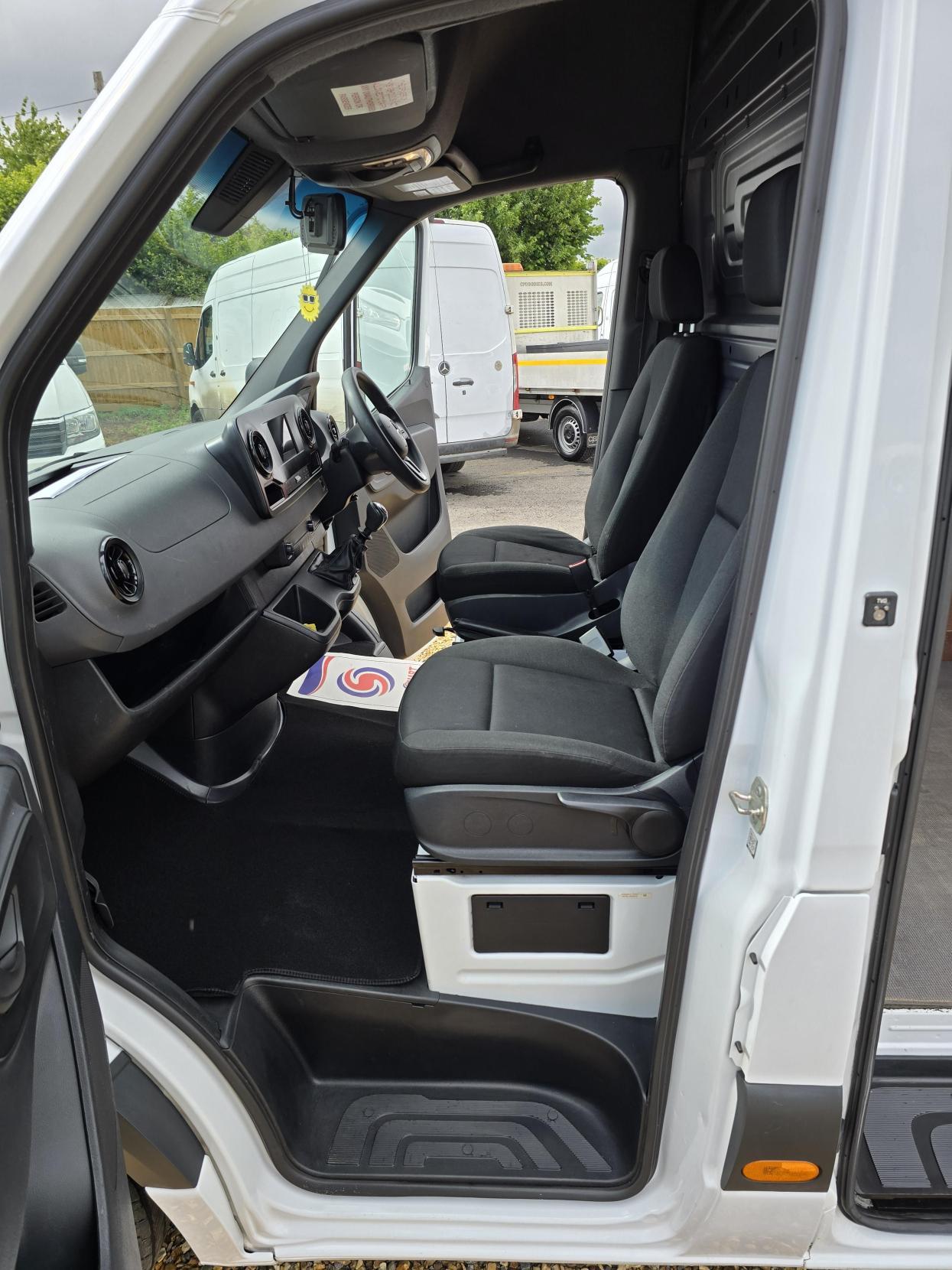 Mercedes-Benz Sprinter 2.1 311 CDI Panel Van 5dr Diesel Manual RWD L3 H2 Euro 6 (114 ps)