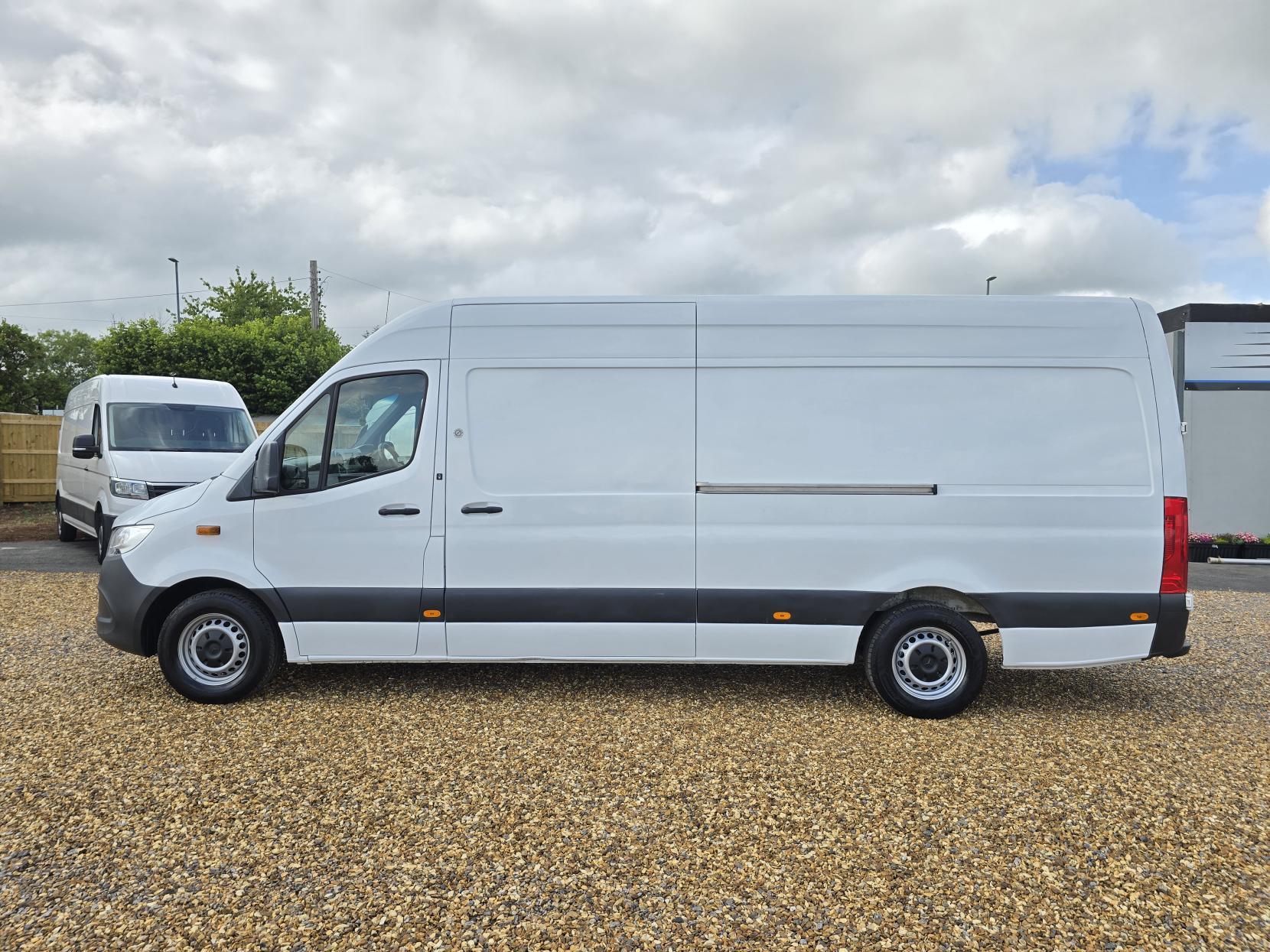 Mercedes-Benz Sprinter 2.1 311 CDI Panel Van 5dr Diesel Manual RWD L3 H2 Euro 6 (114 ps)
